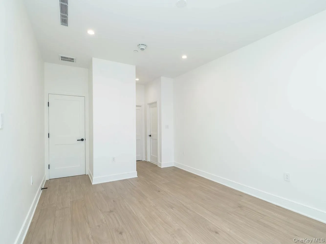 24 Lumber Road, North Hempstead, NY, 2 Bedrooms Bedrooms, 6 Rooms Rooms,2 BathroomsBathrooms,Residential Lease,For Rent,Lumber,0,1003994 24 Lumber Road, North Hempstead, NY, 2 Bedrooms Bedrooms, 6 Rooms Rooms,2 BathroomsBathrooms,Residential Lease,For Rent,Lumber,0,1003994