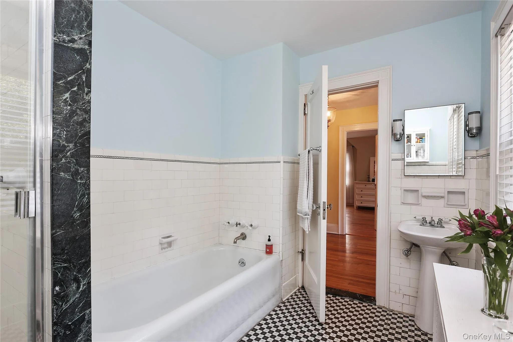 51 Stratford Road, Eastchester, NY, 3 Bedrooms Bedrooms, 6 Rooms Rooms,2 BathroomsBathrooms,Residential,For Rent,Stratford,0,1003999 51 Stratford Road, Eastchester, NY, 3 Bedrooms Bedrooms, 6 Rooms Rooms,2 BathroomsBathrooms,Residential,For Rent,Stratford,0,1003999