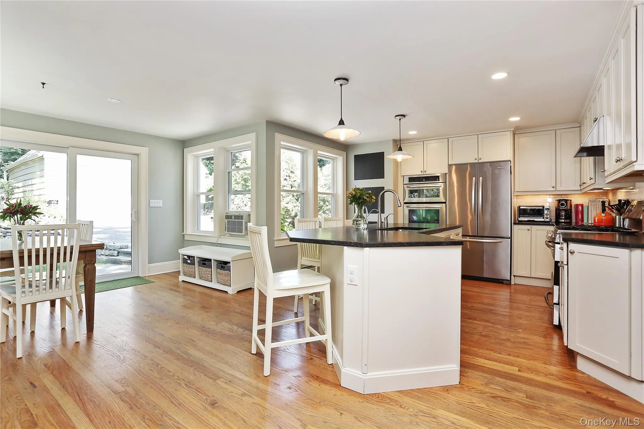 51 Stratford Road, Eastchester, NY, 3 Bedrooms Bedrooms, 6 Rooms Rooms,2 BathroomsBathrooms,Residential,For Rent,Stratford,0,1003999 51 Stratford Road, Eastchester, NY, 3 Bedrooms Bedrooms, 6 Rooms Rooms,2 BathroomsBathrooms,Residential,For Rent,Stratford,0,1003999