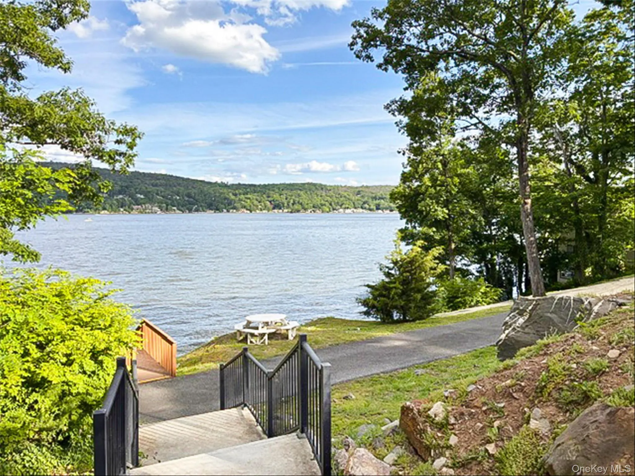 20 Blueberry Hill, Warwick (town), NY, 2 Bedrooms Bedrooms, 6 Rooms Rooms,2 BathroomsBathrooms,Residential,For Rent,Blueberry,0,1004003 20 Blueberry Hill, Warwick (town), NY, 2 Bedrooms Bedrooms, 6 Rooms Rooms,2 BathroomsBathrooms,Residential,For Rent,Blueberry,0,1004003
