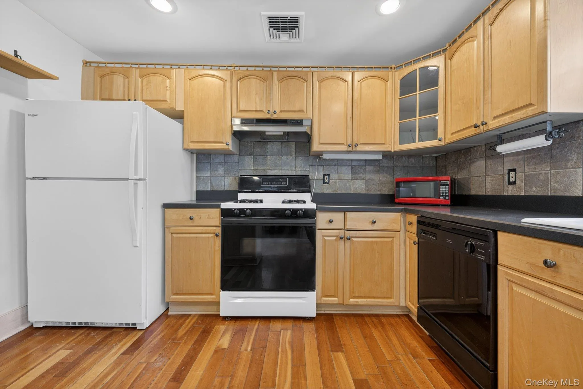 250 Rombout Avenue, Beacon, NY, 3 Bedrooms Bedrooms, 6 Rooms Rooms,1 BathroomBathrooms,Residential,For Rent,Rombout,0,1004010 250 Rombout Avenue, Beacon, NY, 3 Bedrooms Bedrooms, 6 Rooms Rooms,1 BathroomBathrooms,Residential,For Rent,Rombout,0,1004010