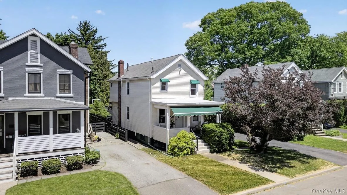 250 Rombout Avenue, Beacon, NY, 3 Bedrooms Bedrooms, 6 Rooms Rooms,1 BathroomBathrooms,Residential,For Rent,Rombout,0,1004010 250 Rombout Avenue, Beacon, NY, 3 Bedrooms Bedrooms, 6 Rooms Rooms,1 BathroomBathrooms,Residential,For Rent,Rombout,0,1004010