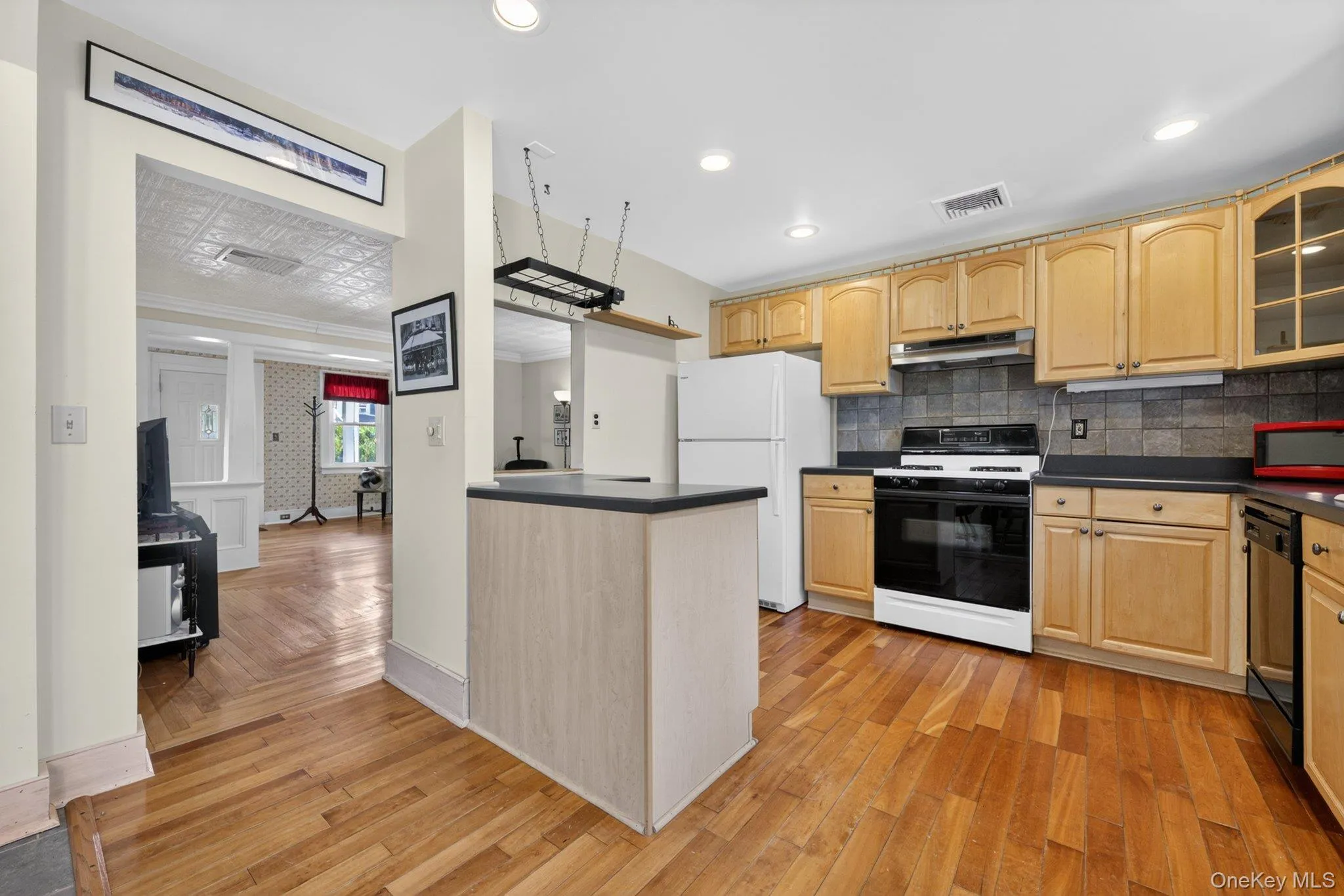 250 Rombout Avenue, Beacon, NY, 3 Bedrooms Bedrooms, 6 Rooms Rooms,1 BathroomBathrooms,Residential,For Rent,Rombout,0,1004010 250 Rombout Avenue, Beacon, NY, 3 Bedrooms Bedrooms, 6 Rooms Rooms,1 BathroomBathrooms,Residential,For Rent,Rombout,0,1004010