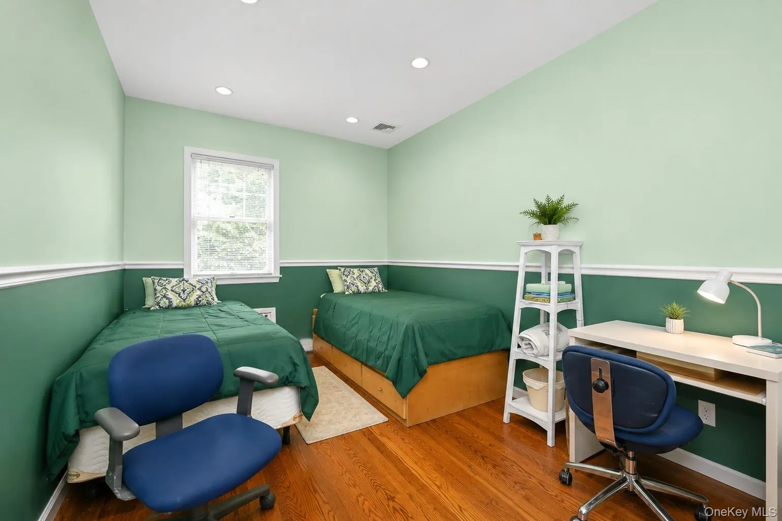 144-49 70th Avenue, New York, NY, 8 Bedrooms Bedrooms, 12 Rooms Rooms,5 BathroomsBathrooms,Residential,For Rent,70th,0,1004012 144-49 70th Avenue, New York, NY, 8 Bedrooms Bedrooms, 12 Rooms Rooms,5 BathroomsBathrooms,Residential,For Rent,70th,0,1004012