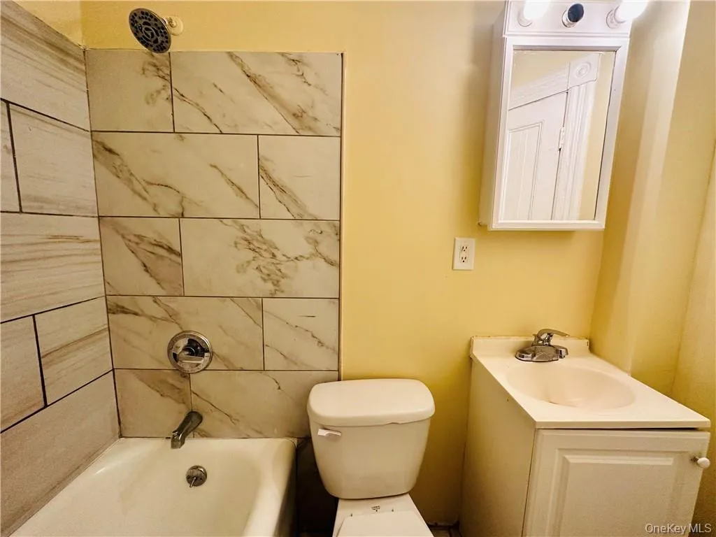 Full Bathroom 3 Full Bathroom 3