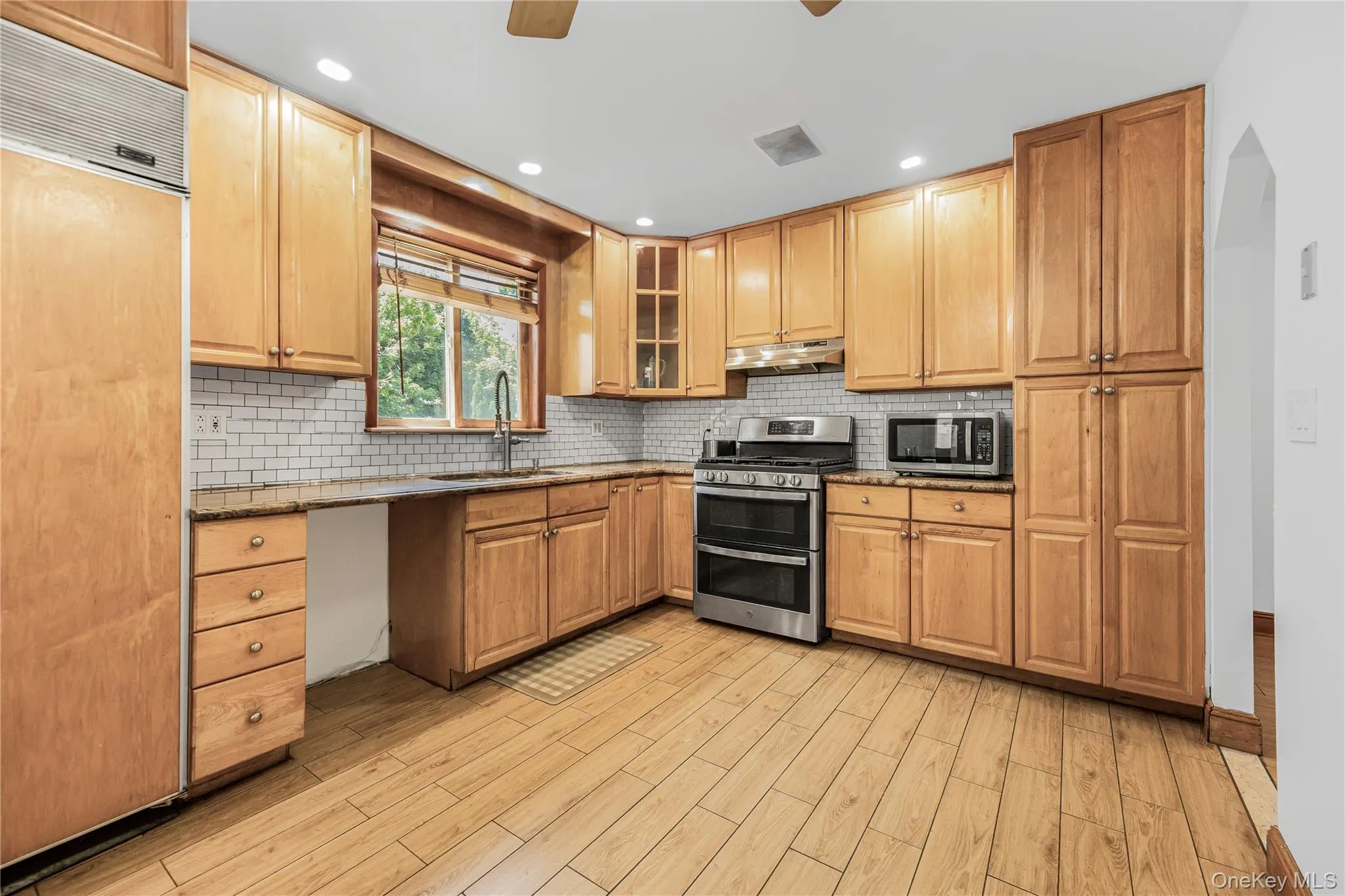 107 HAYWARD Street, Yonkers, NY, 4 Bedrooms Bedrooms, 6 Rooms Rooms,3 BathroomsBathrooms,Residential,For Rent,HAYWARD,0,1004015 107 HAYWARD Street, Yonkers, NY, 4 Bedrooms Bedrooms, 6 Rooms Rooms,3 BathroomsBathrooms,Residential,For Rent,HAYWARD,0,1004015