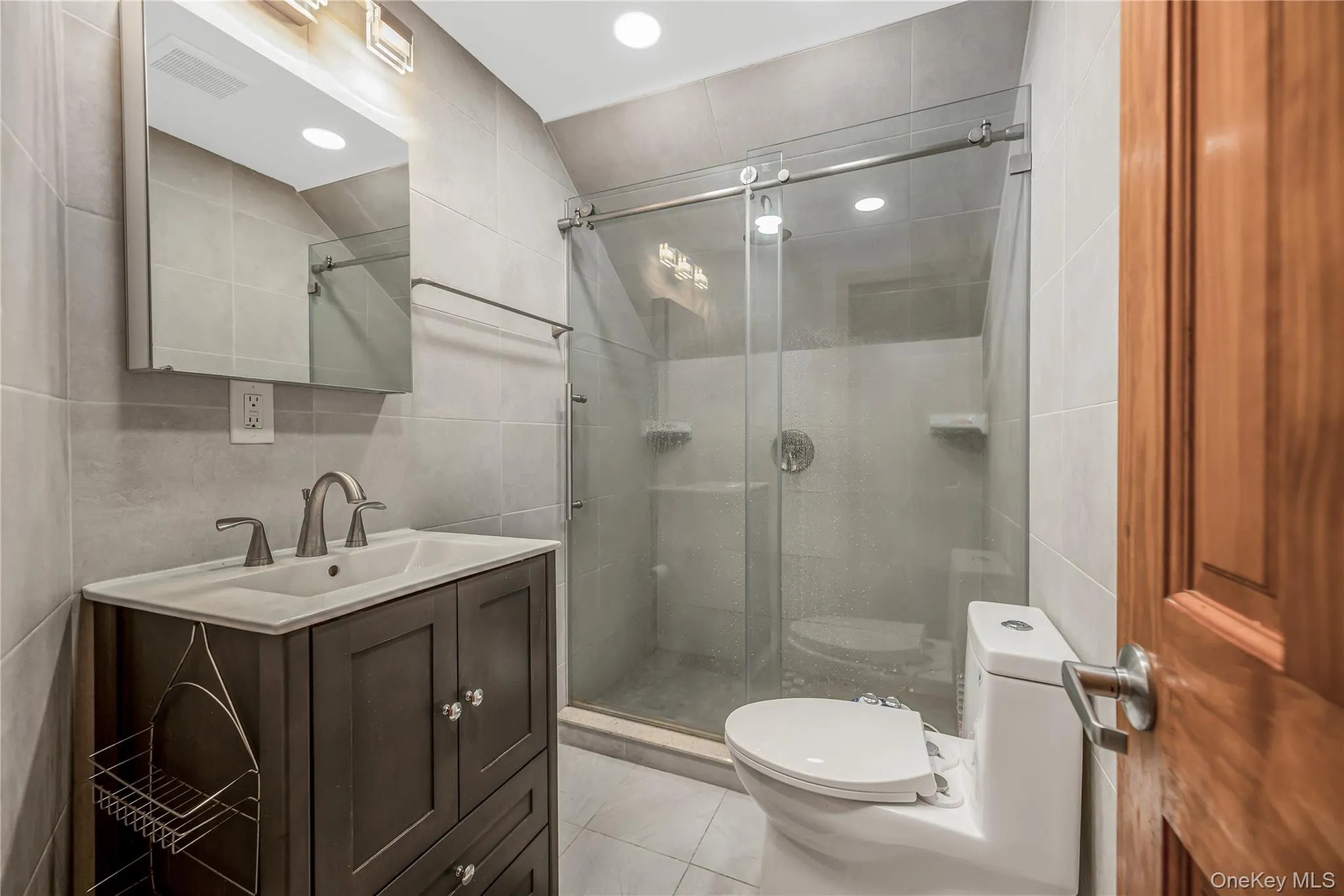 107 HAYWARD Street, Yonkers, NY, 4 Bedrooms Bedrooms, 6 Rooms Rooms,3 BathroomsBathrooms,Residential,For Rent,HAYWARD,0,1004015 107 HAYWARD Street, Yonkers, NY, 4 Bedrooms Bedrooms, 6 Rooms Rooms,3 BathroomsBathrooms,Residential,For Rent,HAYWARD,0,1004015