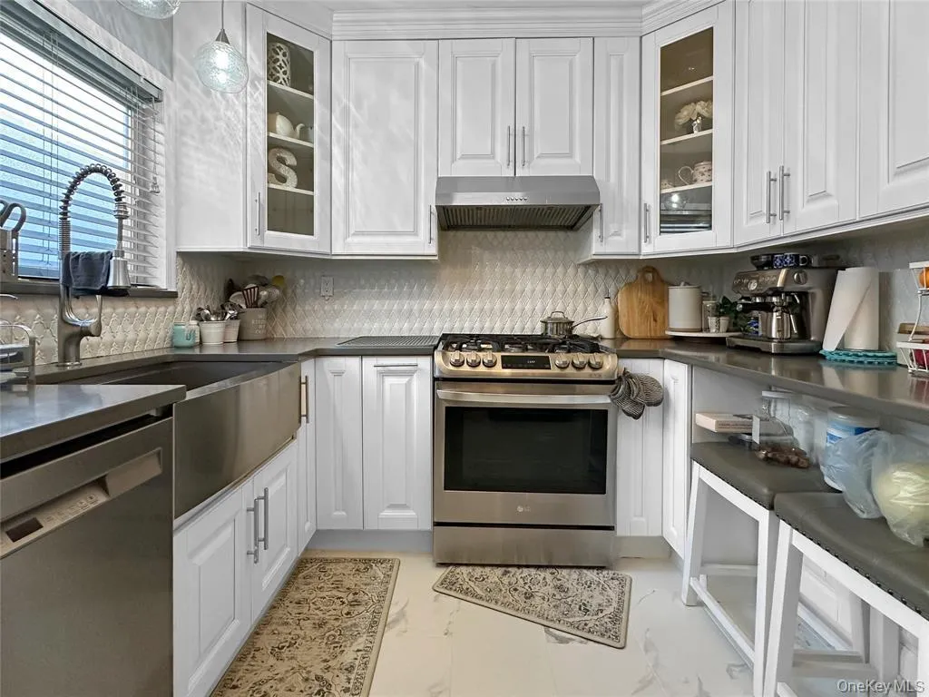 9931 213th Street, New York, NY, 3 Bedrooms Bedrooms, 11 Rooms Rooms,2 BathroomsBathrooms,Residential,For Rent,213th,0,1004016 9931 213th Street, New York, NY, 3 Bedrooms Bedrooms, 11 Rooms Rooms,2 BathroomsBathrooms,Residential,For Rent,213th,0,1004016