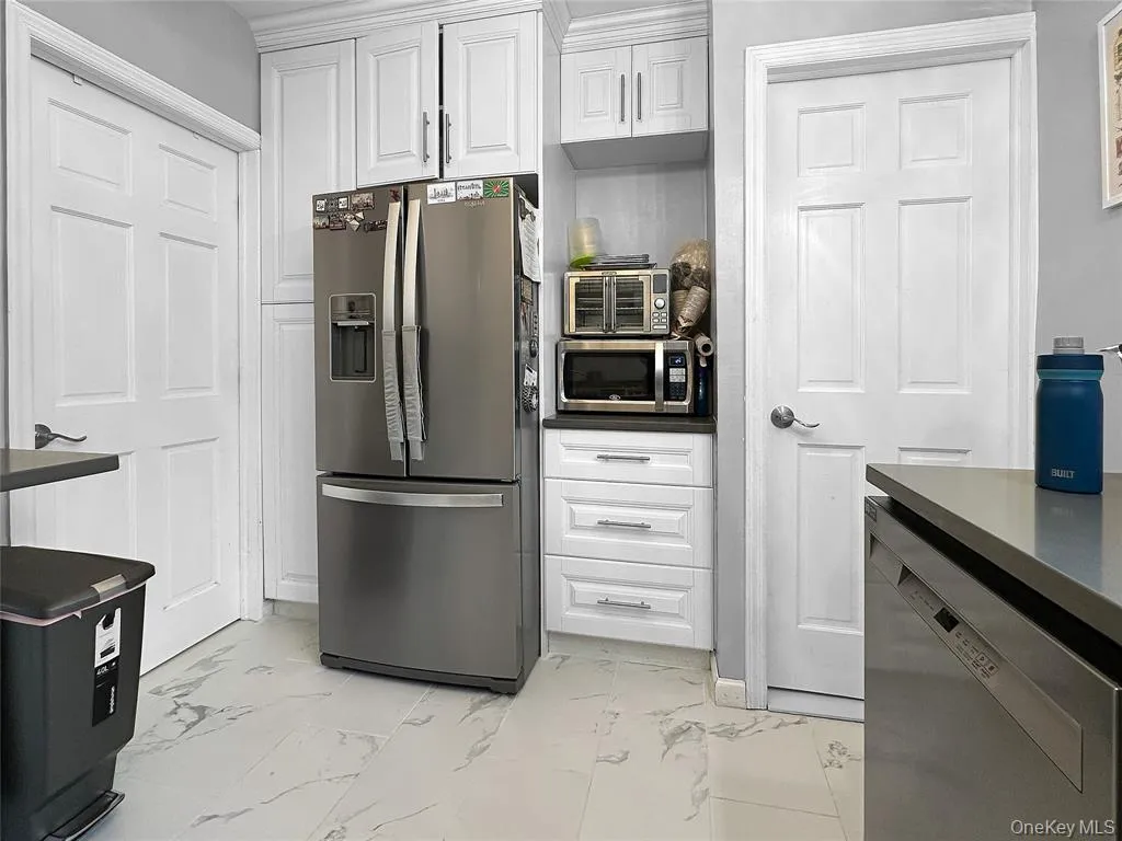 9931 213th Street, New York, NY, 3 Bedrooms Bedrooms, 11 Rooms Rooms,2 BathroomsBathrooms,Residential,For Rent,213th,0,1004016 9931 213th Street, New York, NY, 3 Bedrooms Bedrooms, 11 Rooms Rooms,2 BathroomsBathrooms,Residential,For Rent,213th,0,1004016