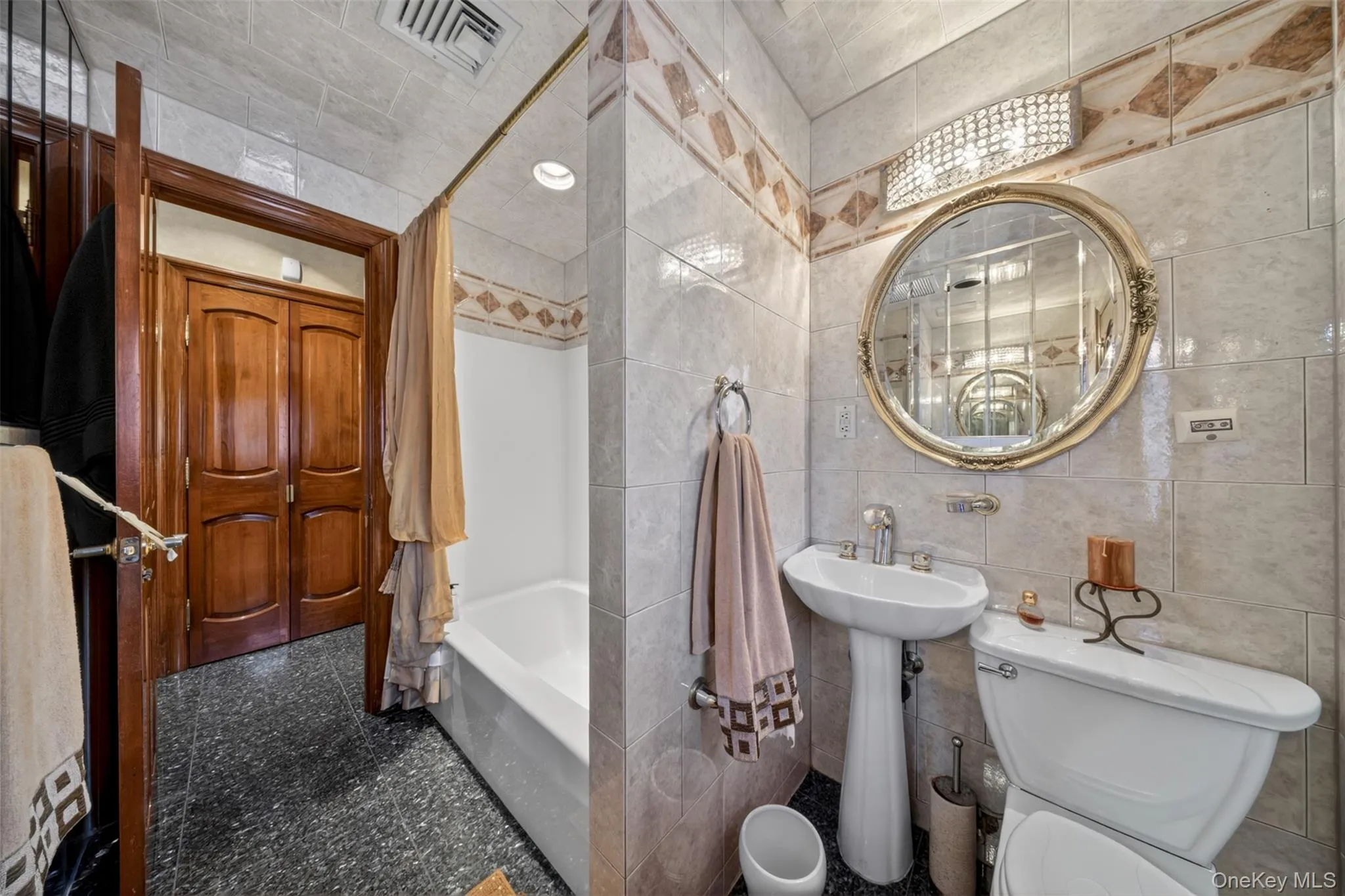 162-25 Cryders Lane, New York, NY, 5 Bedrooms Bedrooms, 11 Rooms Rooms,4 BathroomsBathrooms,Residential Lease,For Rent,Cryders,0,1004017 162-25 Cryders Lane, New York, NY, 5 Bedrooms Bedrooms, 11 Rooms Rooms,4 BathroomsBathrooms,Residential Lease,For Rent,Cryders,0,1004017