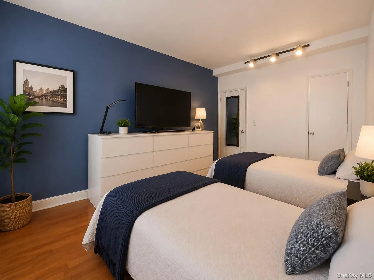 6434 102nd Street, New York, NY, 2 Bedrooms Bedrooms, 5 Rooms Rooms,1 BathroomBathrooms,Residential,For Rent,102nd,0,1004019 6434 102nd Street, New York, NY, 2 Bedrooms Bedrooms, 5 Rooms Rooms,1 BathroomBathrooms,Residential,For Rent,102nd,0,1004019