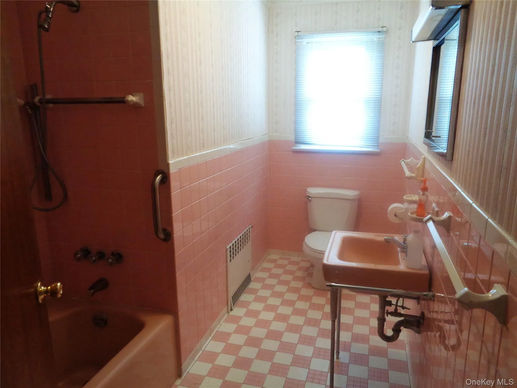 63 Oakwood Drive, Southeast, NY, 3 Bedrooms Bedrooms, 8 Rooms Rooms,1 BathroomBathrooms,Residential,For Rent,Oakwood,0,1004023 63 Oakwood Drive, Southeast, NY, 3 Bedrooms Bedrooms, 8 Rooms Rooms,1 BathroomBathrooms,Residential,For Rent,Oakwood,0,1004023