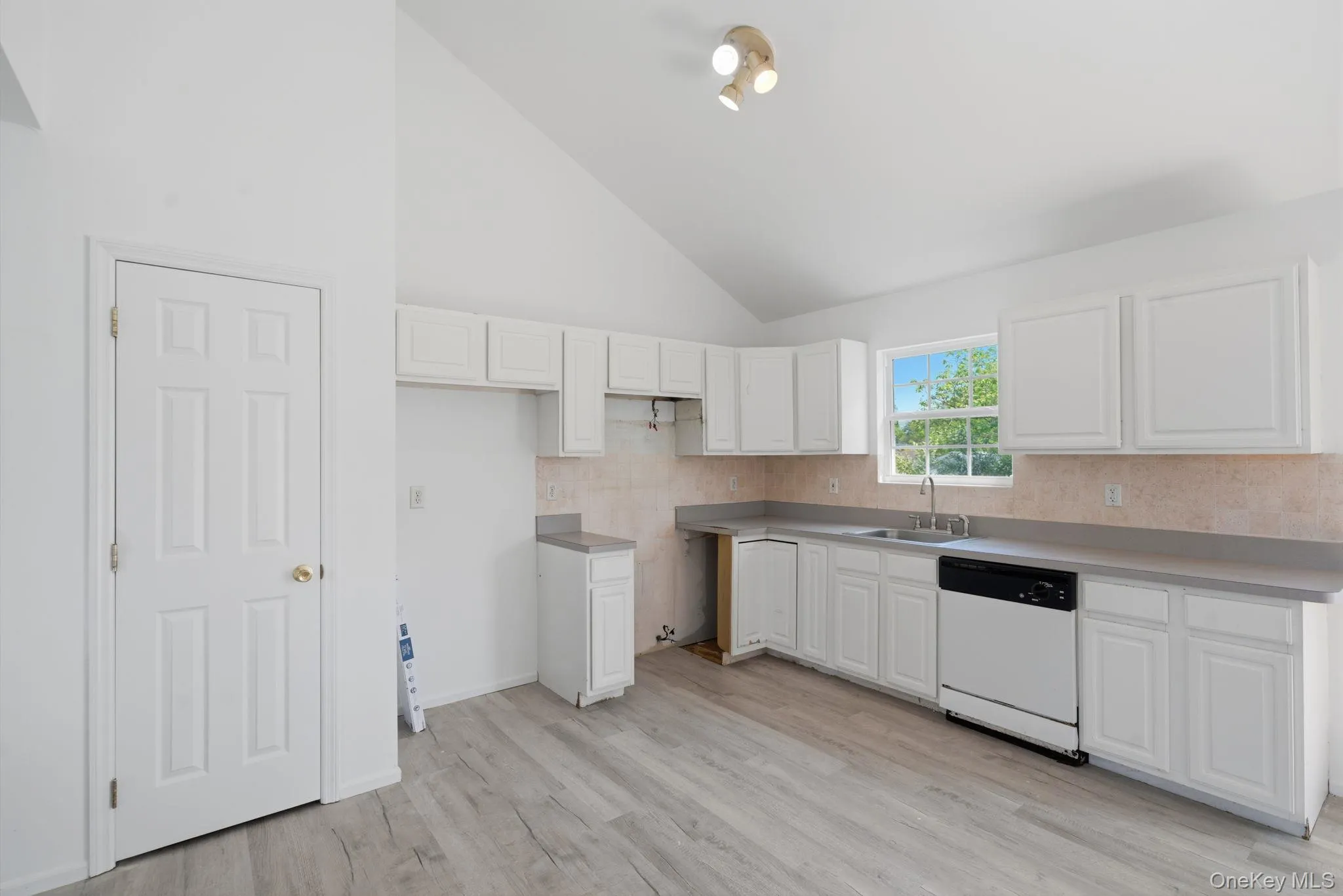 57 Woodycrest Drive, Brookhaven, NY, 4 Bedrooms Bedrooms, 8 Rooms Rooms,3 BathroomsBathrooms,Residential,For Rent,Woodycrest,0,1004026 57 Woodycrest Drive, Brookhaven, NY, 4 Bedrooms Bedrooms, 8 Rooms Rooms,3 BathroomsBathrooms,Residential,For Rent,Woodycrest,0,1004026