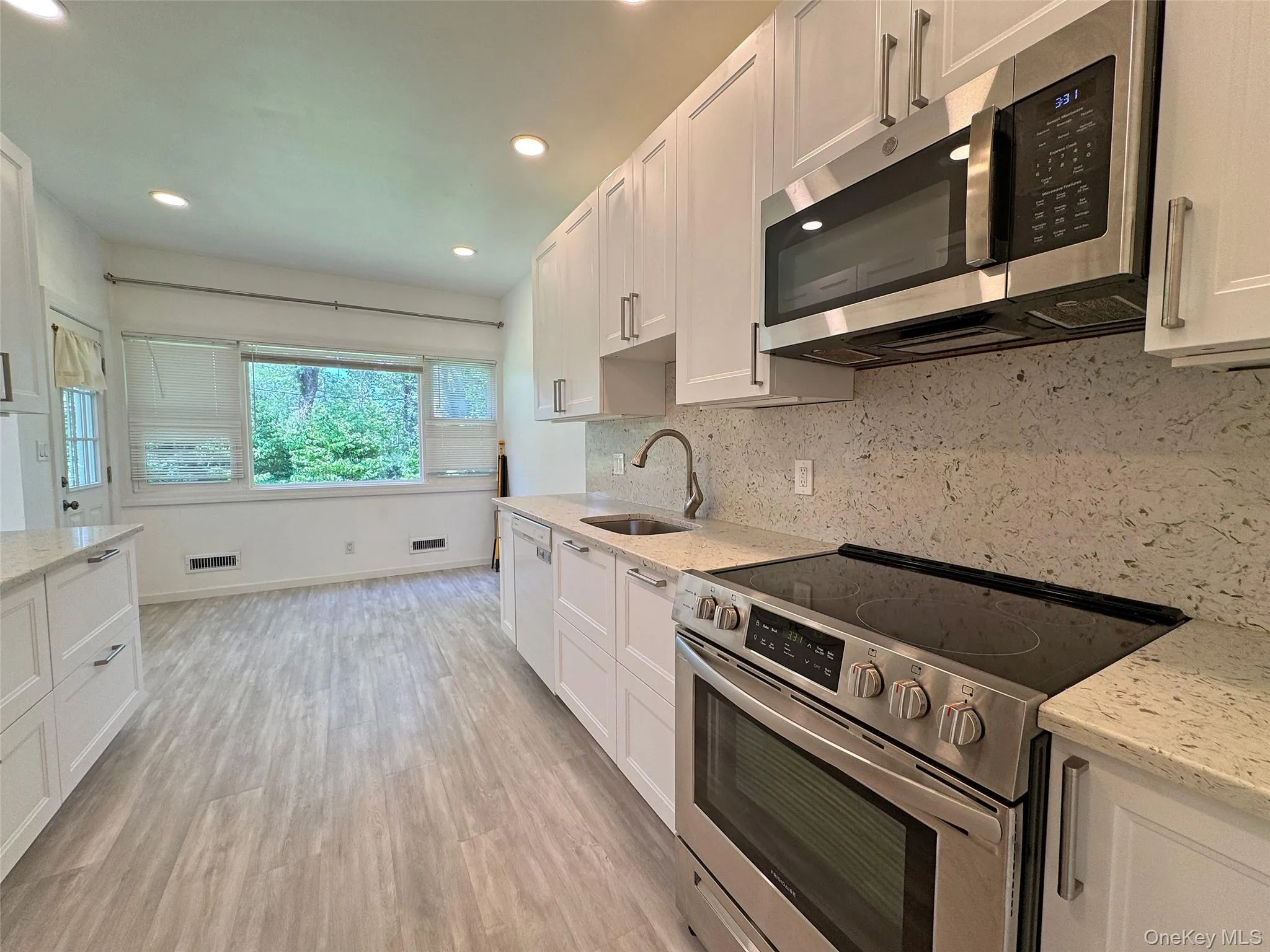 3 Stonewall Lane, Mamaroneck, NY, 4 Bedrooms Bedrooms, 7 Rooms Rooms,3 BathroomsBathrooms,Residential Lease,For Rent,Stonewall,0,1004028 3 Stonewall Lane, Mamaroneck, NY, 4 Bedrooms Bedrooms, 7 Rooms Rooms,3 BathroomsBathrooms,Residential Lease,For Rent,Stonewall,0,1004028