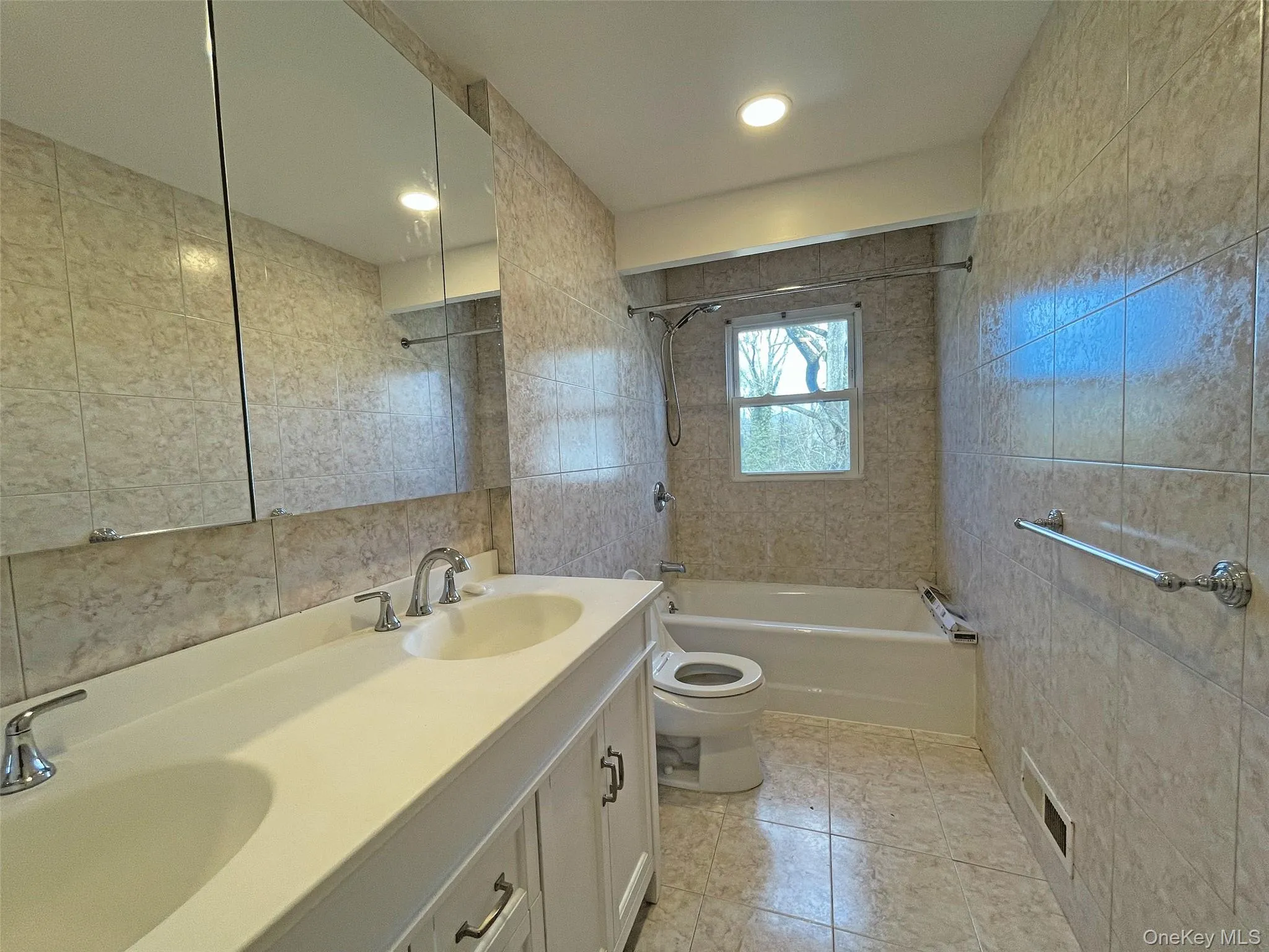 3 Stonewall Lane, Mamaroneck, NY, 4 Bedrooms Bedrooms, 7 Rooms Rooms,3 BathroomsBathrooms,Residential Lease,For Rent,Stonewall,0,1004028 3 Stonewall Lane, Mamaroneck, NY, 4 Bedrooms Bedrooms, 7 Rooms Rooms,3 BathroomsBathrooms,Residential Lease,For Rent,Stonewall,0,1004028