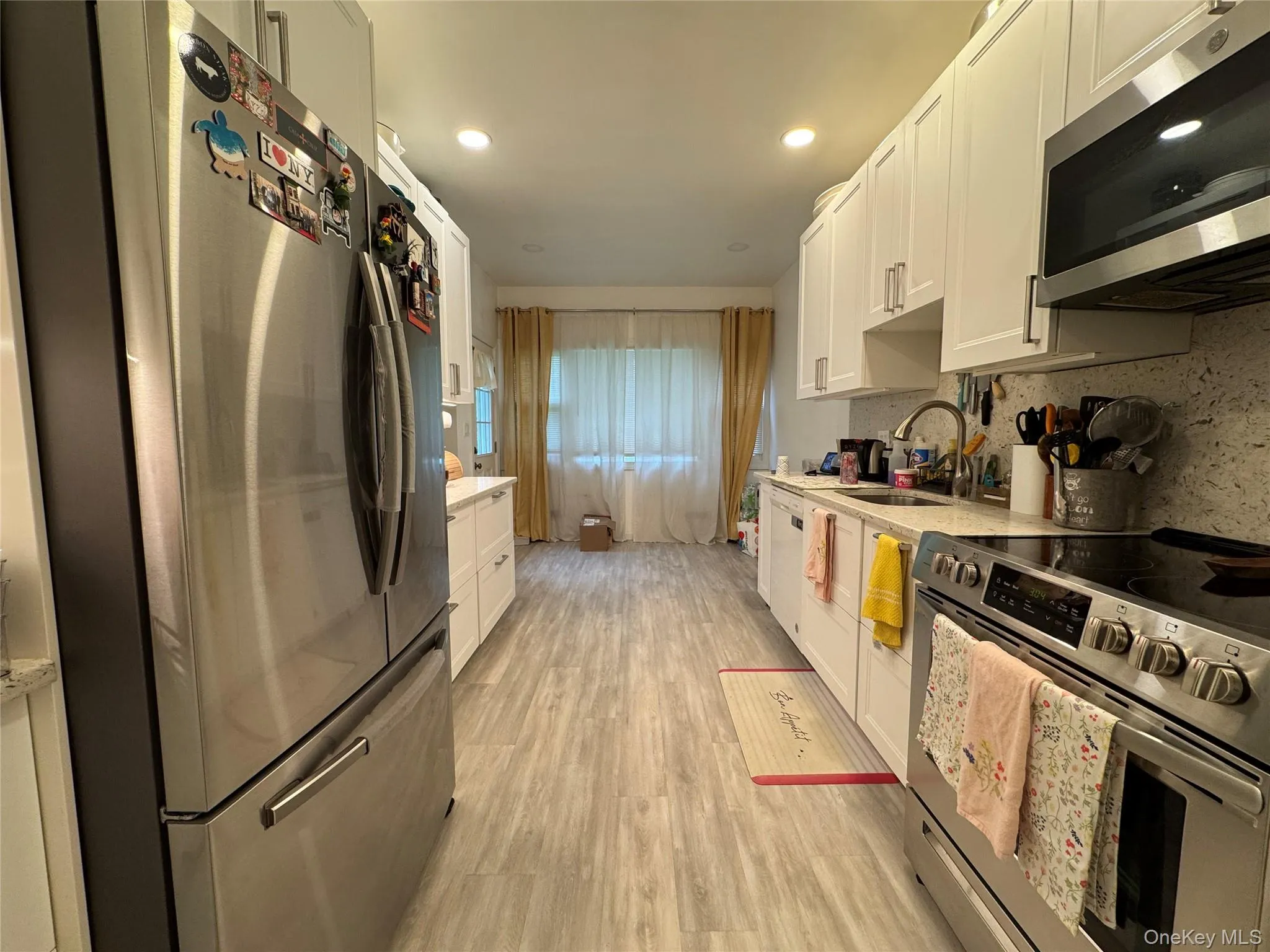 3 Stonewall Lane, Mamaroneck, NY, 4 Bedrooms Bedrooms, 7 Rooms Rooms,3 BathroomsBathrooms,Residential Lease,For Rent,Stonewall,0,1004028 3 Stonewall Lane, Mamaroneck, NY, 4 Bedrooms Bedrooms, 7 Rooms Rooms,3 BathroomsBathrooms,Residential Lease,For Rent,Stonewall,0,1004028