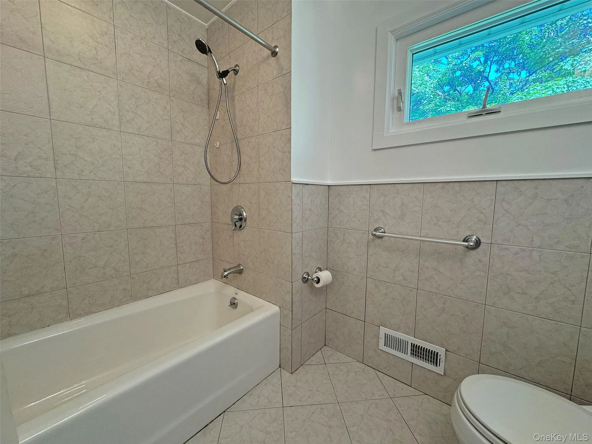 3 Stonewall Lane, Mamaroneck, NY, 4 Bedrooms Bedrooms, 7 Rooms Rooms,3 BathroomsBathrooms,Residential Lease,For Rent,Stonewall,0,1004028 3 Stonewall Lane, Mamaroneck, NY, 4 Bedrooms Bedrooms, 7 Rooms Rooms,3 BathroomsBathrooms,Residential Lease,For Rent,Stonewall,0,1004028