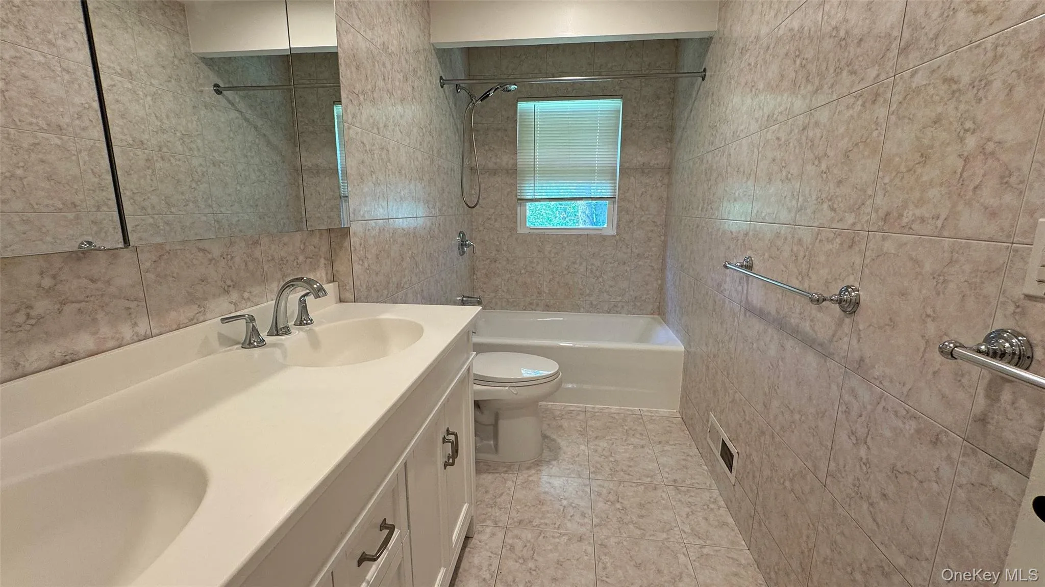3 Stonewall Lane, Mamaroneck, NY, 4 Bedrooms Bedrooms, 7 Rooms Rooms,3 BathroomsBathrooms,Residential Lease,For Rent,Stonewall,0,1004028 3 Stonewall Lane, Mamaroneck, NY, 4 Bedrooms Bedrooms, 7 Rooms Rooms,3 BathroomsBathrooms,Residential Lease,For Rent,Stonewall,0,1004028