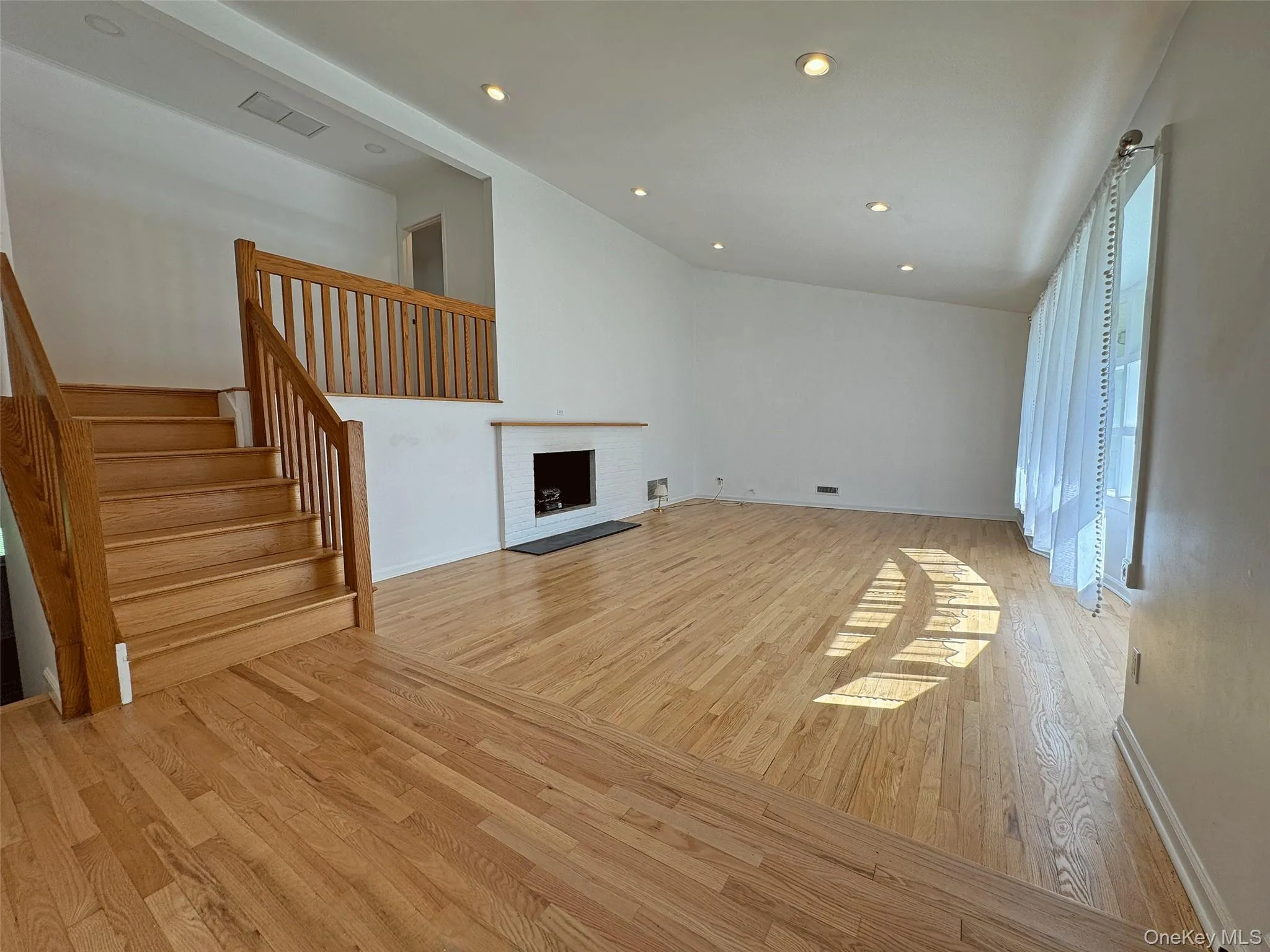 3 Stonewall Lane, Mamaroneck, NY, 4 Bedrooms Bedrooms, 7 Rooms Rooms,3 BathroomsBathrooms,Residential Lease,For Rent,Stonewall,0,1004028 3 Stonewall Lane, Mamaroneck, NY, 4 Bedrooms Bedrooms, 7 Rooms Rooms,3 BathroomsBathrooms,Residential Lease,For Rent,Stonewall,0,1004028