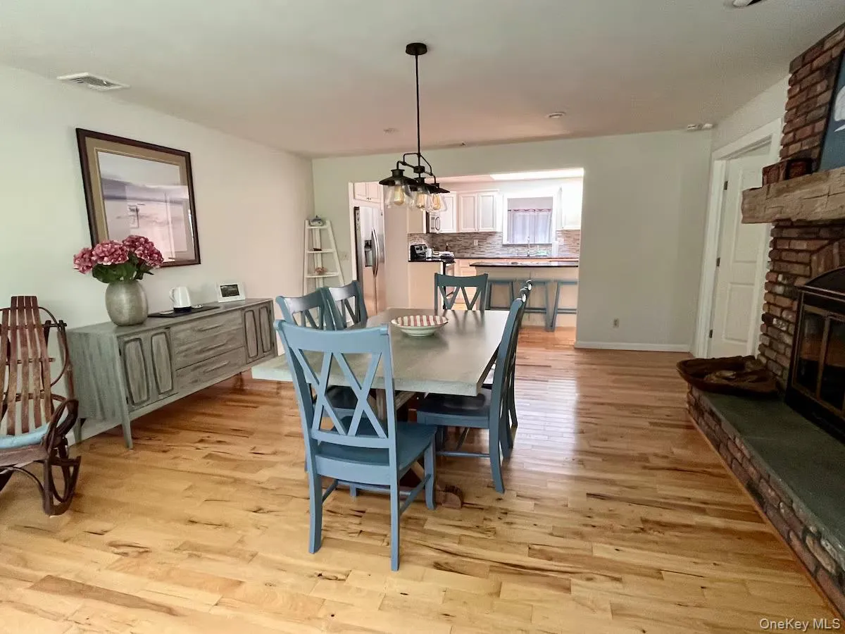 440 Longview Lane, Southold, NY, 3 Bedrooms Bedrooms, 5 Rooms Rooms,2 BathroomsBathrooms,Residential Lease,For Rent,Longview,0,1004029 440 Longview Lane, Southold, NY, 3 Bedrooms Bedrooms, 5 Rooms Rooms,2 BathroomsBathrooms,Residential Lease,For Rent,Longview,0,1004029