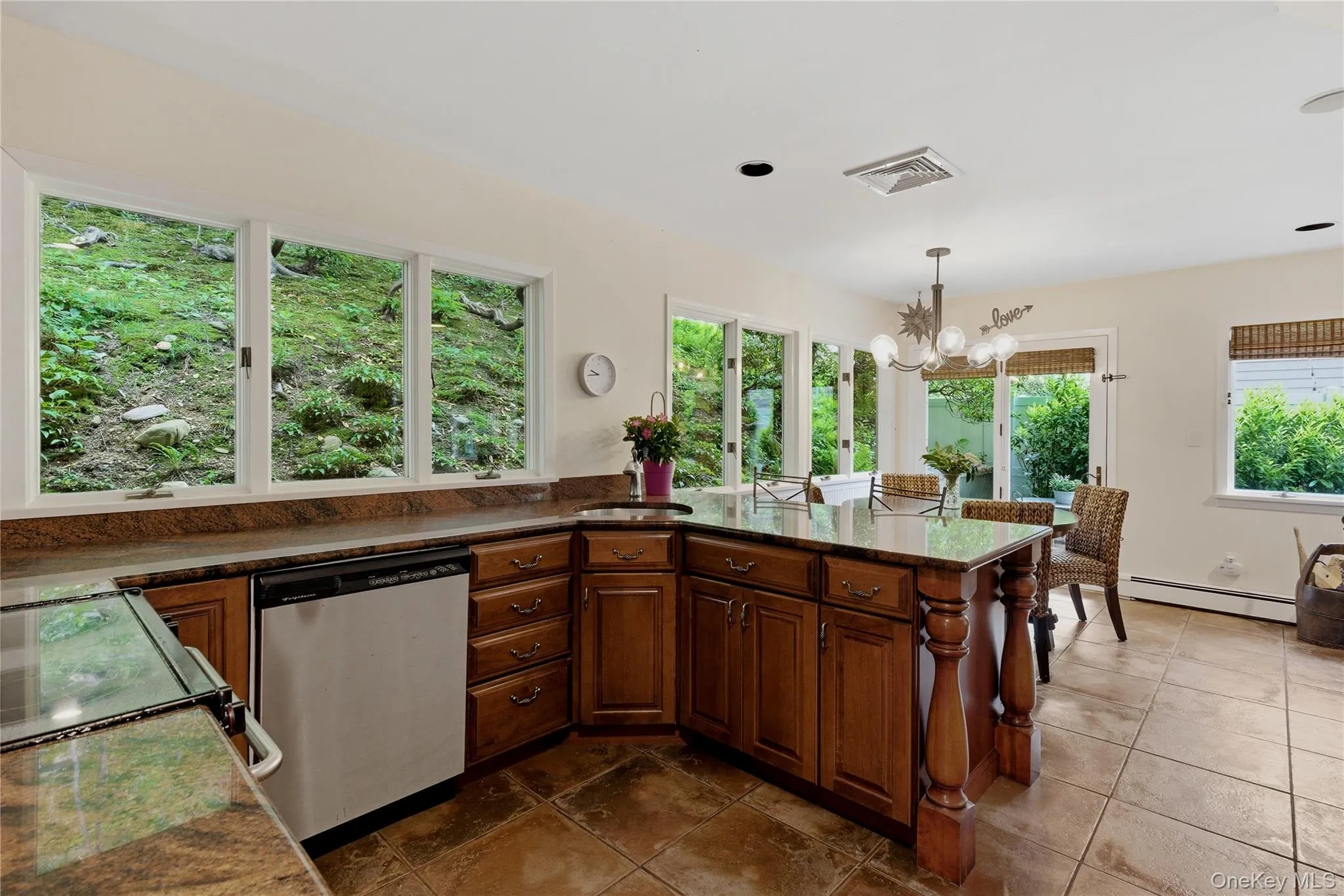 47 Oakdale Drive, Huntington, NY, 3 Bedrooms Bedrooms, 7 Rooms Rooms,1 BathroomBathrooms,Residential,For Rent,Oakdale,0,1004030 47 Oakdale Drive, Huntington, NY, 3 Bedrooms Bedrooms, 7 Rooms Rooms,1 BathroomBathrooms,Residential,For Rent,Oakdale,0,1004030