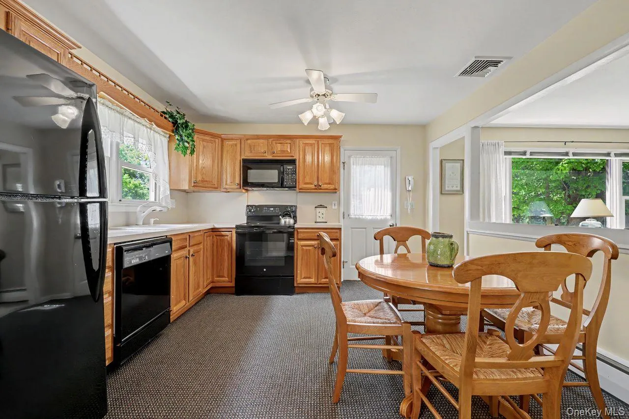 22 Manor Way, Southeast, NY, 2 Bedrooms Bedrooms, 5 Rooms Rooms,1 BathroomBathrooms,Residential,For Rent,Manor,0,1004031 22 Manor Way, Southeast, NY, 2 Bedrooms Bedrooms, 5 Rooms Rooms,1 BathroomBathrooms,Residential,For Rent,Manor,0,1004031