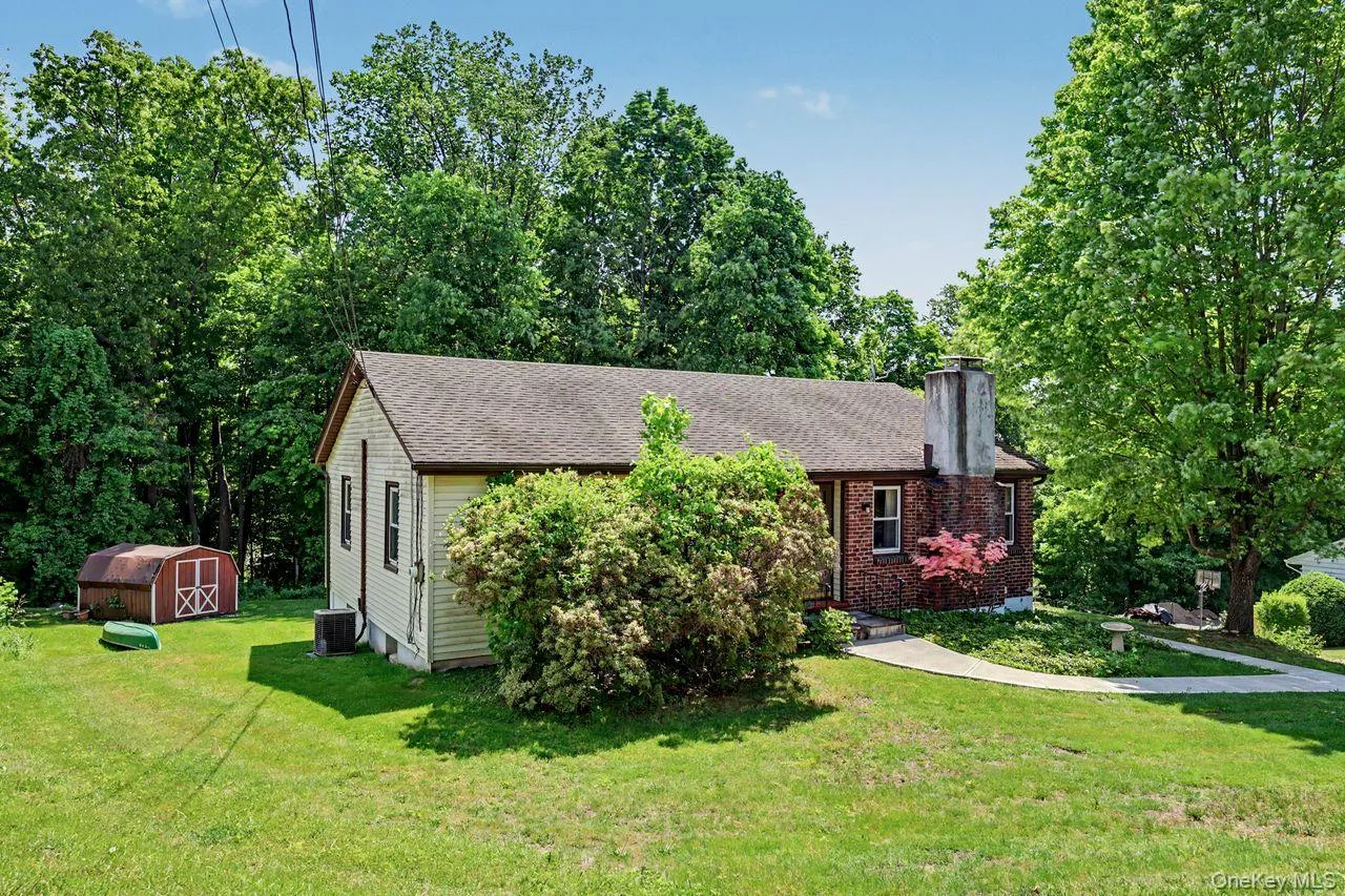 22 Manor Way, Southeast, NY, 2 Bedrooms Bedrooms, 5 Rooms Rooms,1 BathroomBathrooms,Residential,For Rent,Manor,0,1004031 22 Manor Way, Southeast, NY, 2 Bedrooms Bedrooms, 5 Rooms Rooms,1 BathroomBathrooms,Residential,For Rent,Manor,0,1004031