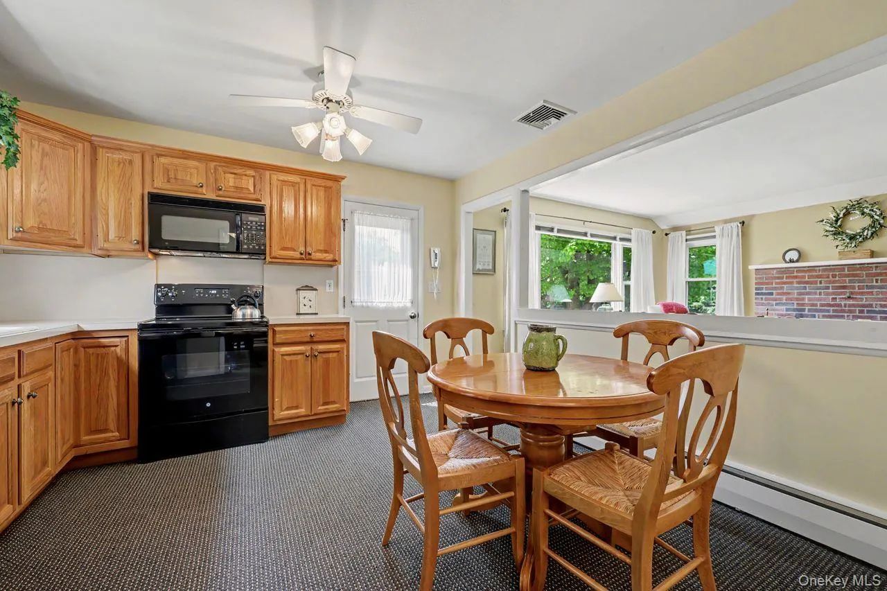 22 Manor Way, Southeast, NY, 2 Bedrooms Bedrooms, 5 Rooms Rooms,1 BathroomBathrooms,Residential,For Rent,Manor,0,1004031 22 Manor Way, Southeast, NY, 2 Bedrooms Bedrooms, 5 Rooms Rooms,1 BathroomBathrooms,Residential,For Rent,Manor,0,1004031