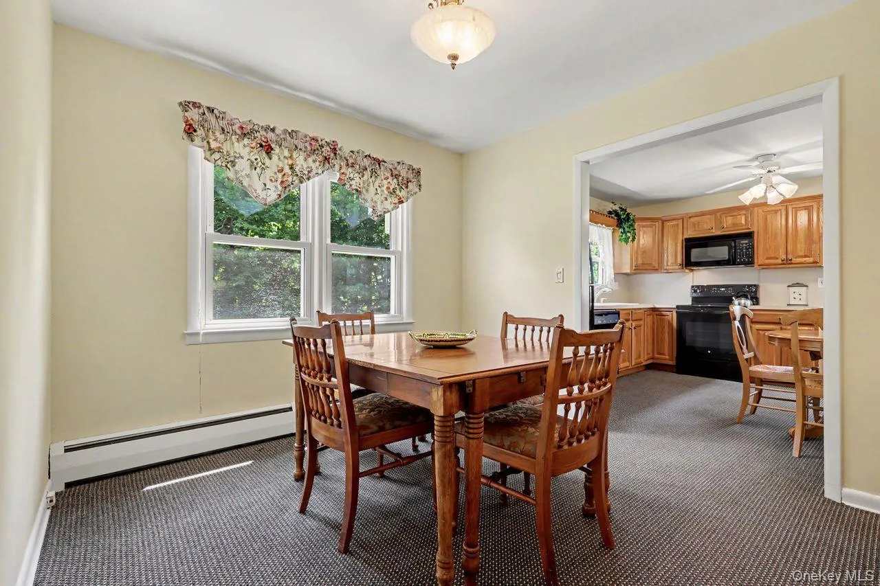 22 Manor Way, Southeast, NY, 2 Bedrooms Bedrooms, 5 Rooms Rooms,1 BathroomBathrooms,Residential,For Rent,Manor,0,1004031 22 Manor Way, Southeast, NY, 2 Bedrooms Bedrooms, 5 Rooms Rooms,1 BathroomBathrooms,Residential,For Rent,Manor,0,1004031