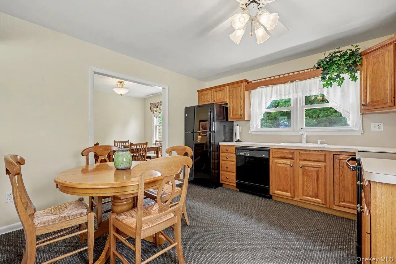 22 Manor Way, Southeast, NY, 2 Bedrooms Bedrooms, 5 Rooms Rooms,1 BathroomBathrooms,Residential,For Rent,Manor,0,1004031 22 Manor Way, Southeast, NY, 2 Bedrooms Bedrooms, 5 Rooms Rooms,1 BathroomBathrooms,Residential,For Rent,Manor,0,1004031