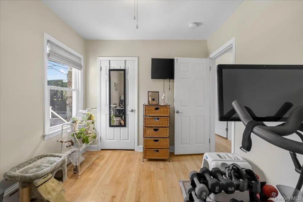 15 Maple Road, Woodbury, NY, 3 Bedrooms Bedrooms, 8 Rooms Rooms,1 BathroomBathrooms,Residential,For Rent,Maple,0,1004032 15 Maple Road, Woodbury, NY, 3 Bedrooms Bedrooms, 8 Rooms Rooms,1 BathroomBathrooms,Residential,For Rent,Maple,0,1004032