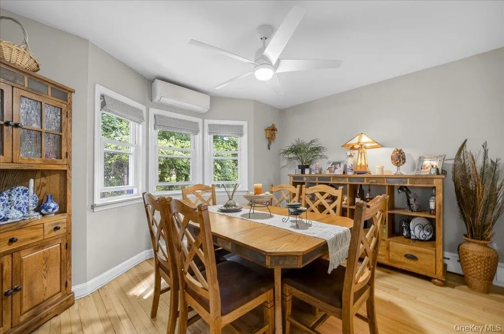 15 Maple Road, Woodbury, NY, 3 Bedrooms Bedrooms, 8 Rooms Rooms,1 BathroomBathrooms,Residential,For Rent,Maple,0,1004032 15 Maple Road, Woodbury, NY, 3 Bedrooms Bedrooms, 8 Rooms Rooms,1 BathroomBathrooms,Residential,For Rent,Maple,0,1004032
