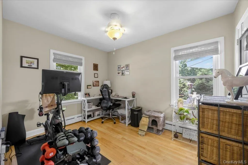 15 Maple Road, Woodbury, NY, 3 Bedrooms Bedrooms, 8 Rooms Rooms,1 BathroomBathrooms,Residential,For Rent,Maple,0,1004032 15 Maple Road, Woodbury, NY, 3 Bedrooms Bedrooms, 8 Rooms Rooms,1 BathroomBathrooms,Residential,For Rent,Maple,0,1004032
