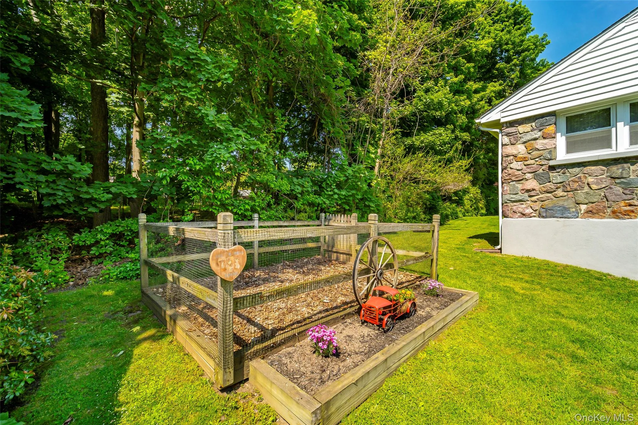 15 Maple Road, Woodbury, NY, 3 Bedrooms Bedrooms, 8 Rooms Rooms,1 BathroomBathrooms,Residential,For Rent,Maple,0,1004032 15 Maple Road, Woodbury, NY, 3 Bedrooms Bedrooms, 8 Rooms Rooms,1 BathroomBathrooms,Residential,For Rent,Maple,0,1004032