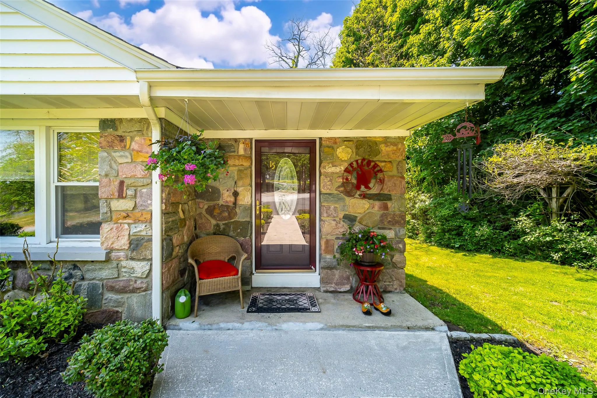 15 Maple Road, Woodbury, NY, 3 Bedrooms Bedrooms, 8 Rooms Rooms,1 BathroomBathrooms,Residential,For Rent,Maple,0,1004032 15 Maple Road, Woodbury, NY, 3 Bedrooms Bedrooms, 8 Rooms Rooms,1 BathroomBathrooms,Residential,For Rent,Maple,0,1004032