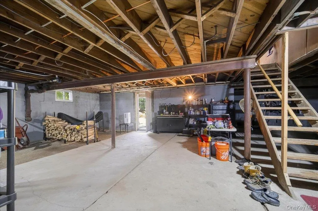 15 Maple Road, Woodbury, NY, 3 Bedrooms Bedrooms, 8 Rooms Rooms,1 BathroomBathrooms,Residential,For Rent,Maple,0,1004032 15 Maple Road, Woodbury, NY, 3 Bedrooms Bedrooms, 8 Rooms Rooms,1 BathroomBathrooms,Residential,For Rent,Maple,0,1004032