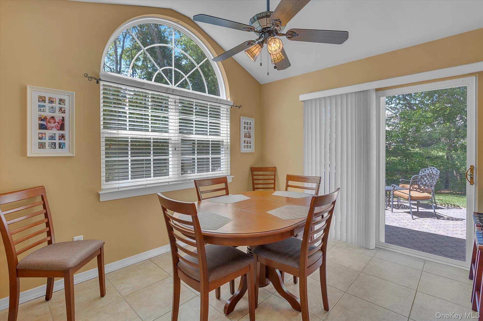 Ceramic Tiled Floor. Lots of Natural Light. Sliding Door to Backyard Patio. Ceramic Tiled Floor. Lots of Natural Light. Sliding Door to Backyard Patio.