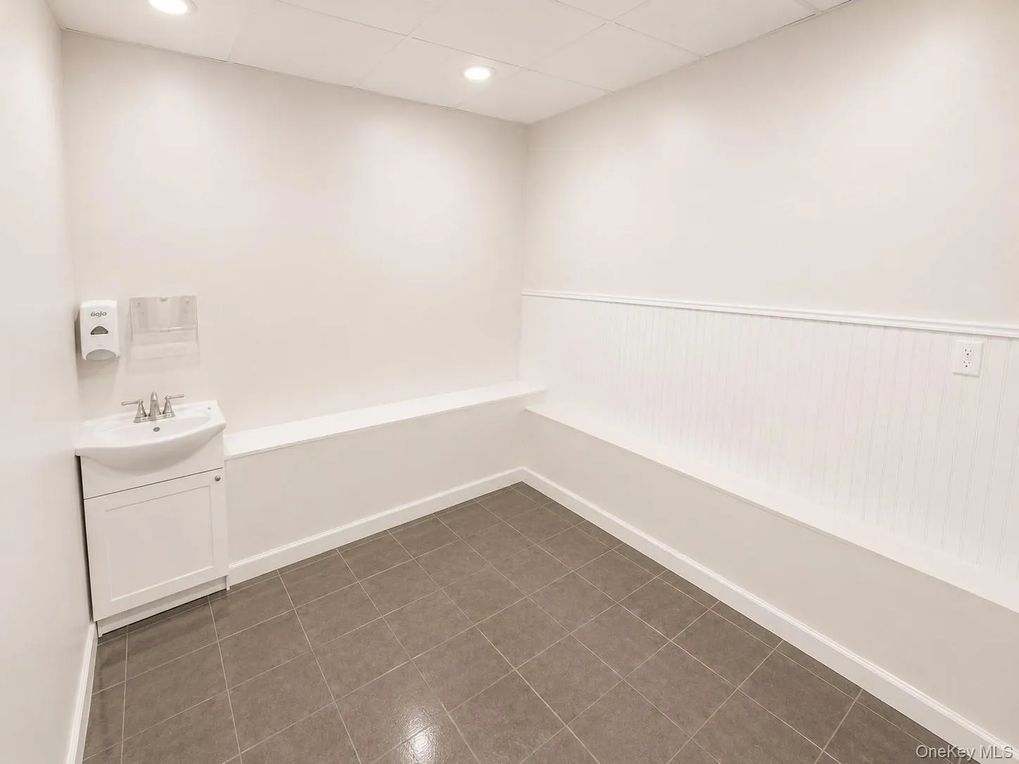 238 Beach 20th Street, New York, NY, ,Commercial Lease,For Rent,Beach 20th,0,1004049 238 Beach 20th Street, New York, NY, ,Commercial Lease,For Rent,Beach 20th,0,1004049