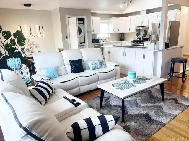36 2nd Avenue, Hempstead, NY, 4 Bedrooms Bedrooms, 7 Rooms Rooms,2 BathroomsBathrooms,Residential,For Rent,2nd,0,1004050 36 2nd Avenue, Hempstead, NY, 4 Bedrooms Bedrooms, 7 Rooms Rooms,2 BathroomsBathrooms,Residential,For Rent,2nd,0,1004050