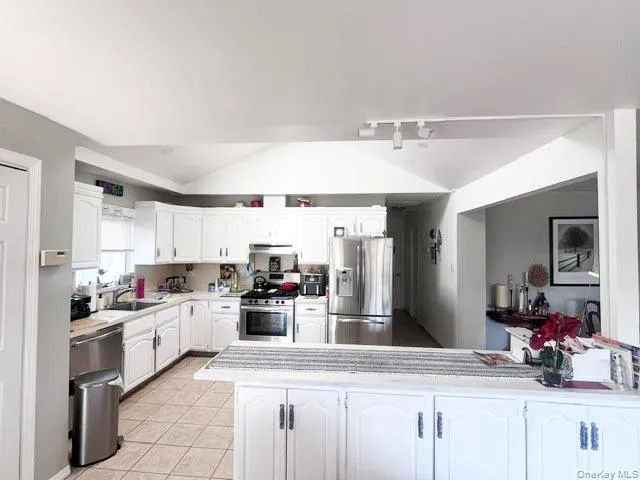 36 2nd Avenue, Hempstead, NY, 4 Bedrooms Bedrooms, 7 Rooms Rooms,2 BathroomsBathrooms,Residential,For Rent,2nd,0,1004050 36 2nd Avenue, Hempstead, NY, 4 Bedrooms Bedrooms, 7 Rooms Rooms,2 BathroomsBathrooms,Residential,For Rent,2nd,0,1004050
