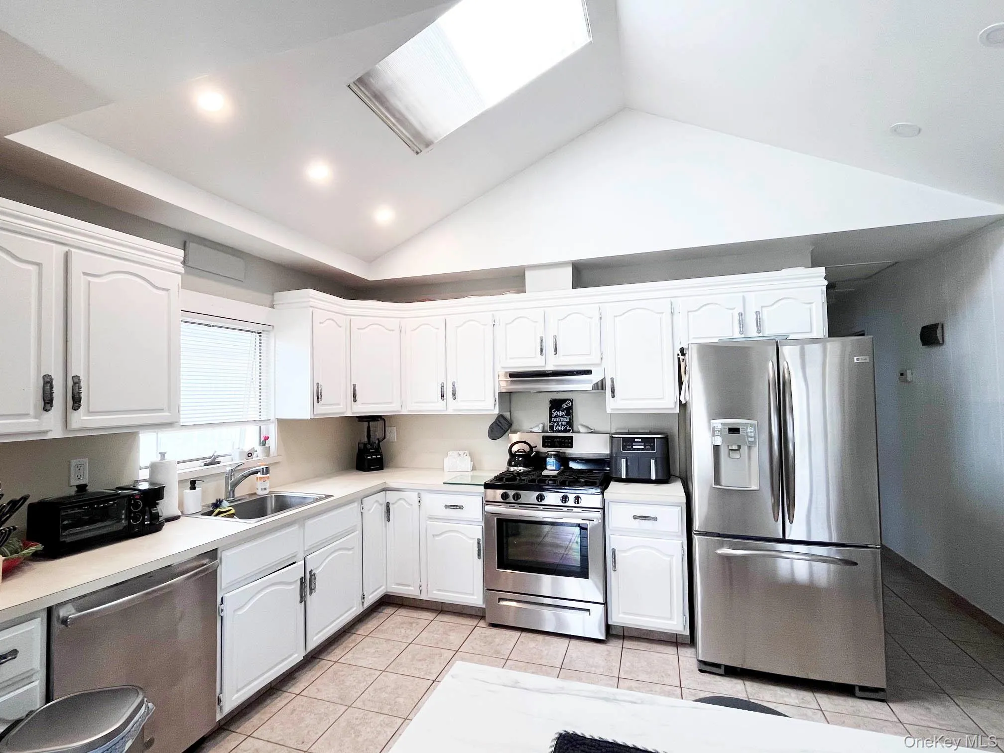 36 2nd Avenue, Hempstead, NY, 4 Bedrooms Bedrooms, 7 Rooms Rooms,2 BathroomsBathrooms,Residential,For Rent,2nd,0,1004050 36 2nd Avenue, Hempstead, NY, 4 Bedrooms Bedrooms, 7 Rooms Rooms,2 BathroomsBathrooms,Residential,For Rent,2nd,0,1004050