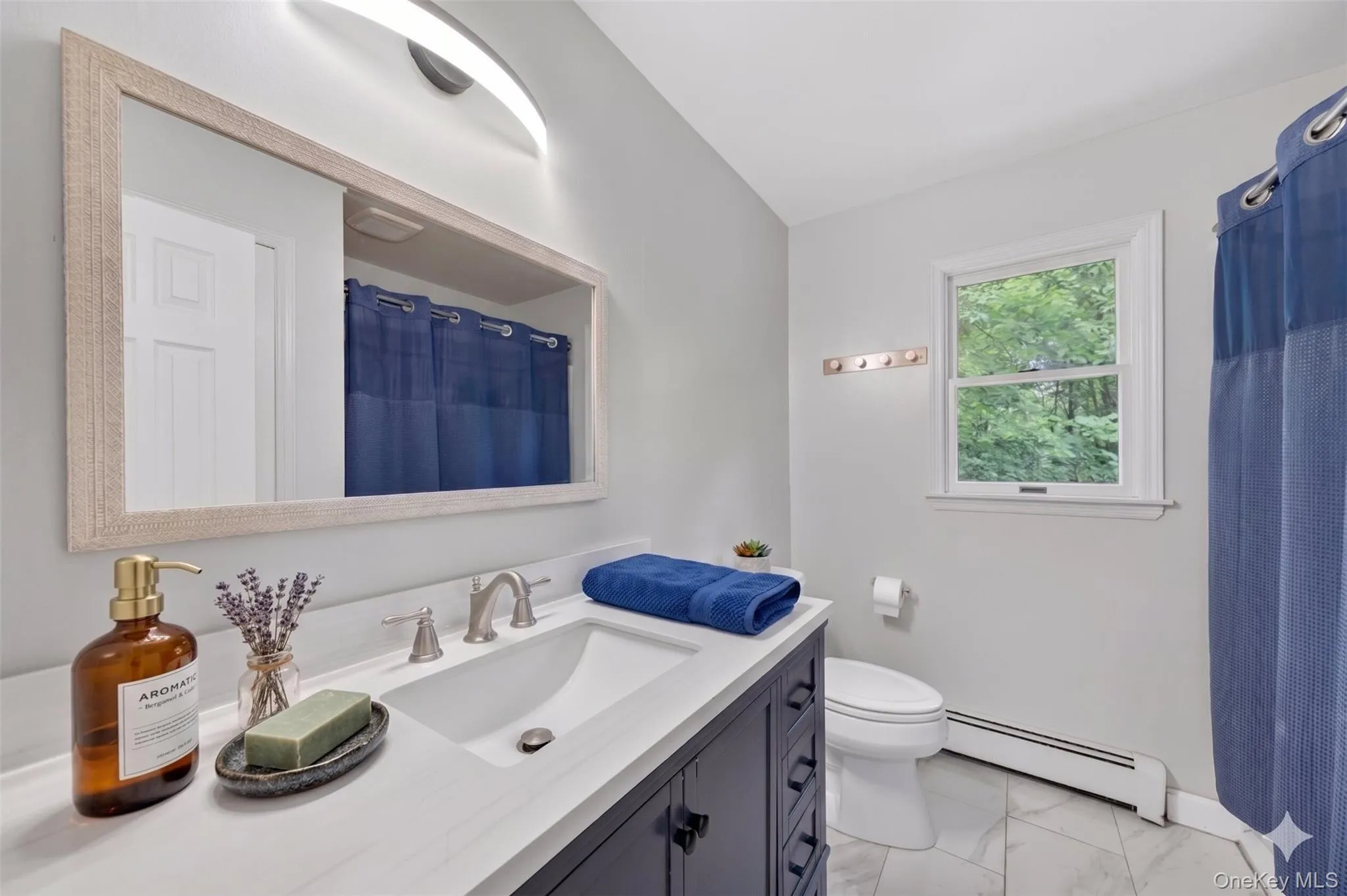 Full bathroom with a practical layout and neutral finishes to suit any style. Full bathroom with a practical layout and neutral finishes to suit any style.