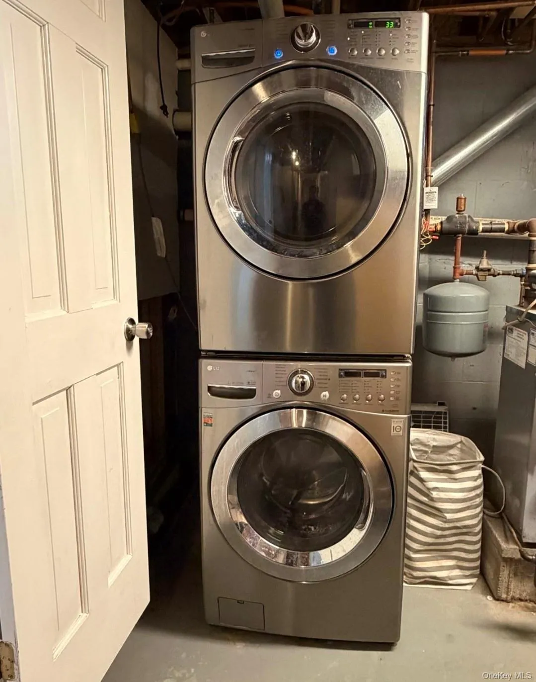 166 Burnt Corners Road, Middletown, NY, 4 Bedrooms Bedrooms, 10 Rooms Rooms,3 BathroomsBathrooms,Residential Lease,For Rent,Burnt Corners,0,1004055 166 Burnt Corners Road, Middletown, NY, 4 Bedrooms Bedrooms, 10 Rooms Rooms,3 BathroomsBathrooms,Residential Lease,For Rent,Burnt Corners,0,1004055
