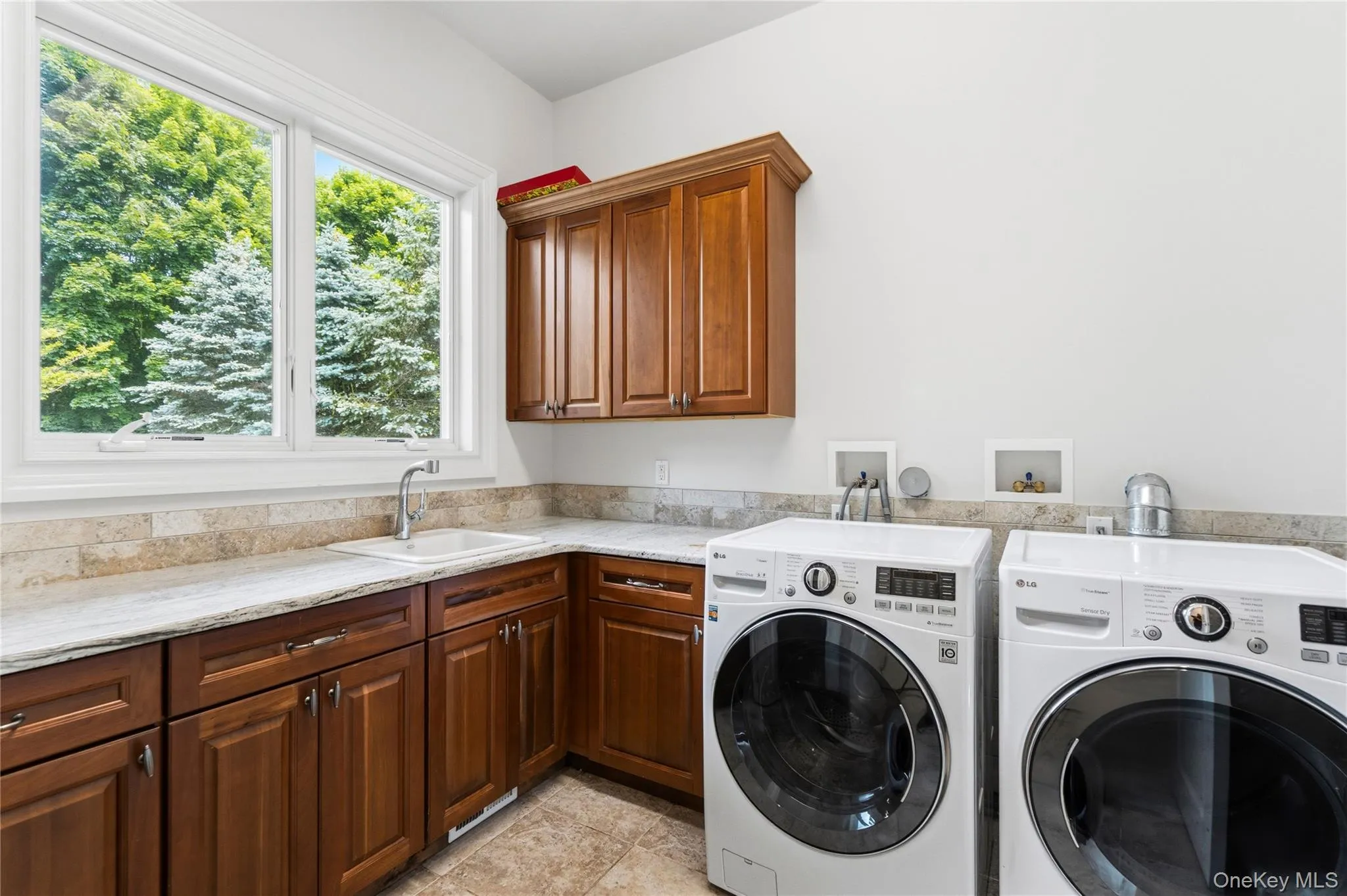 1960 Midlane, Oyster Bay, NY, 4 Bedrooms Bedrooms, 11 Rooms Rooms,3 BathroomsBathrooms,Residential,For Rent,Midlane,0,1004056 1960 Midlane, Oyster Bay, NY, 4 Bedrooms Bedrooms, 11 Rooms Rooms,3 BathroomsBathrooms,Residential,For Rent,Midlane,0,1004056