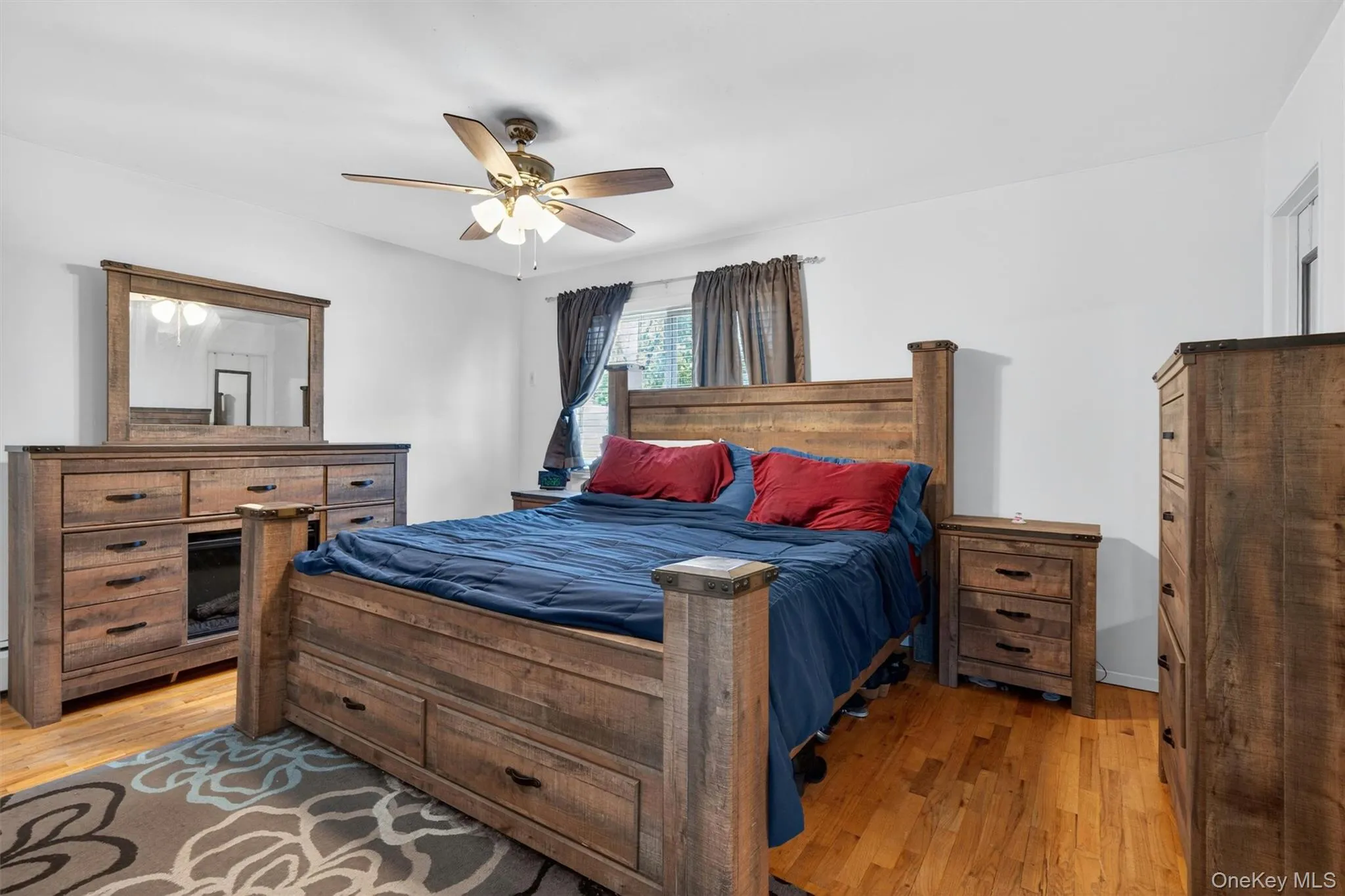 Hardwood Flooring plus 2 wardrobe closets. Hardwood Flooring plus 2 wardrobe closets.