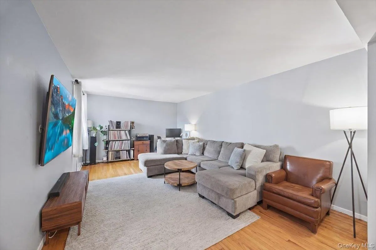 625 Gramatan Avenue, Mount Vernon, NY, 1 Bedroom Bedrooms, 3 Rooms Rooms,1 BathroomBathrooms,Residential,For Rent,Gramatan,0,1004060 625 Gramatan Avenue, Mount Vernon, NY, 1 Bedroom Bedrooms, 3 Rooms Rooms,1 BathroomBathrooms,Residential,For Rent,Gramatan,0,1004060