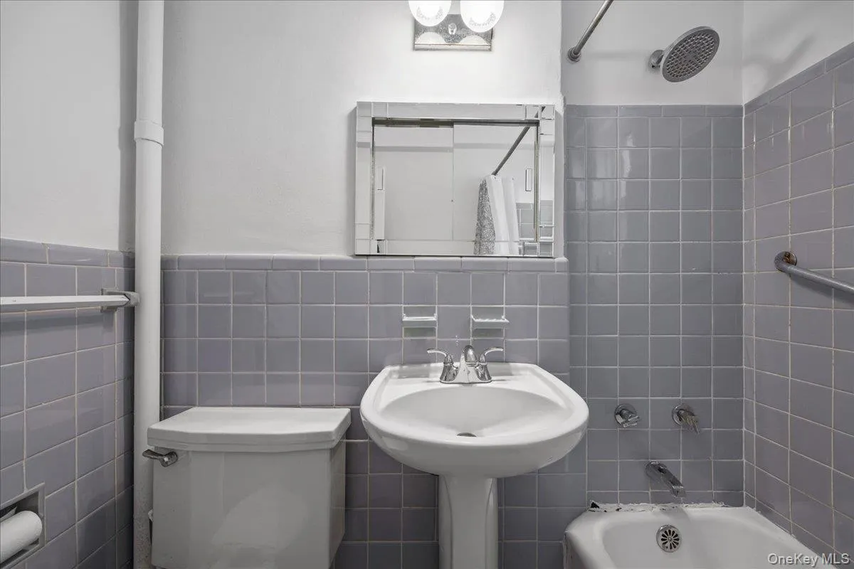 625 Gramatan Avenue, Mount Vernon, NY, 1 Bedroom Bedrooms, 3 Rooms Rooms,1 BathroomBathrooms,Residential,For Rent,Gramatan,0,1004060 625 Gramatan Avenue, Mount Vernon, NY, 1 Bedroom Bedrooms, 3 Rooms Rooms,1 BathroomBathrooms,Residential,For Rent,Gramatan,0,1004060