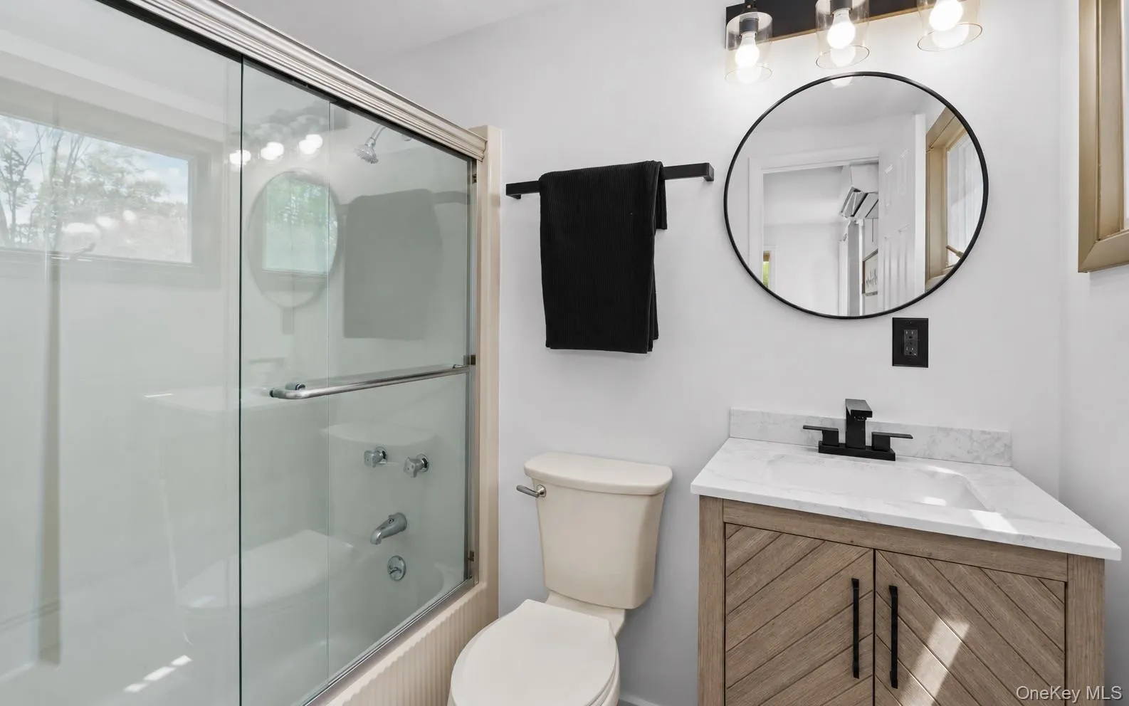 Third floor full bathroom Third floor full bathroom