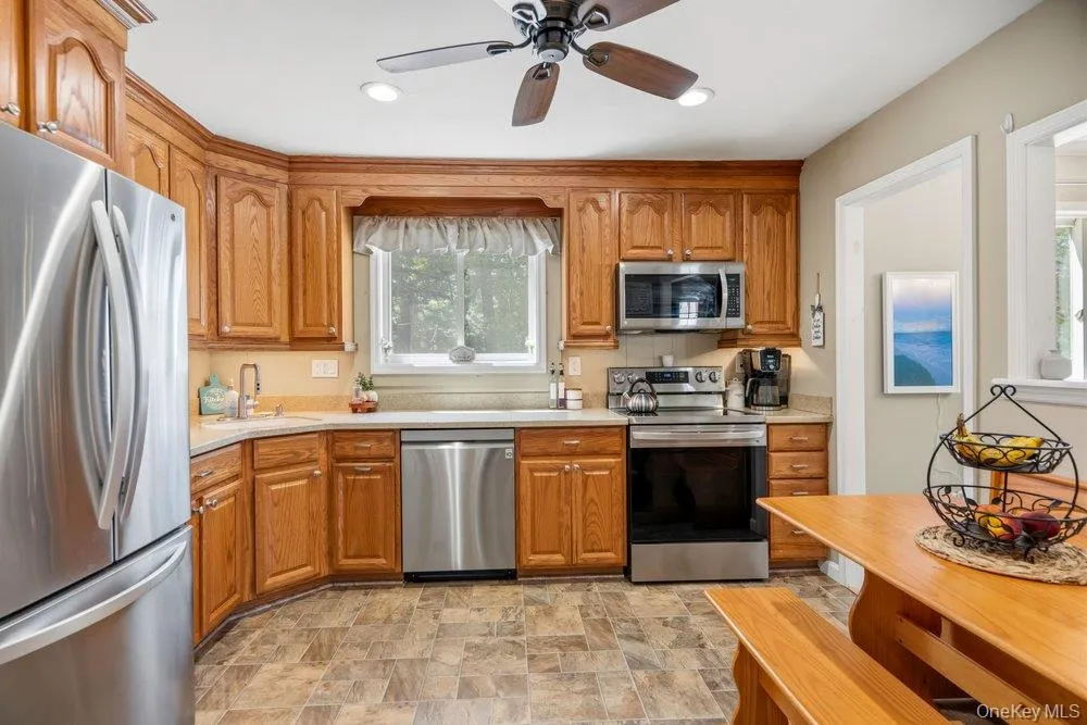 10 Hollingwood Drive, Brookhaven, NY, 4 Bedrooms Bedrooms, 9 Rooms Rooms,1 BathroomBathrooms,Residential,For Rent,Hollingwood,0,1004068 10 Hollingwood Drive, Brookhaven, NY, 4 Bedrooms Bedrooms, 9 Rooms Rooms,1 BathroomBathrooms,Residential,For Rent,Hollingwood,0,1004068