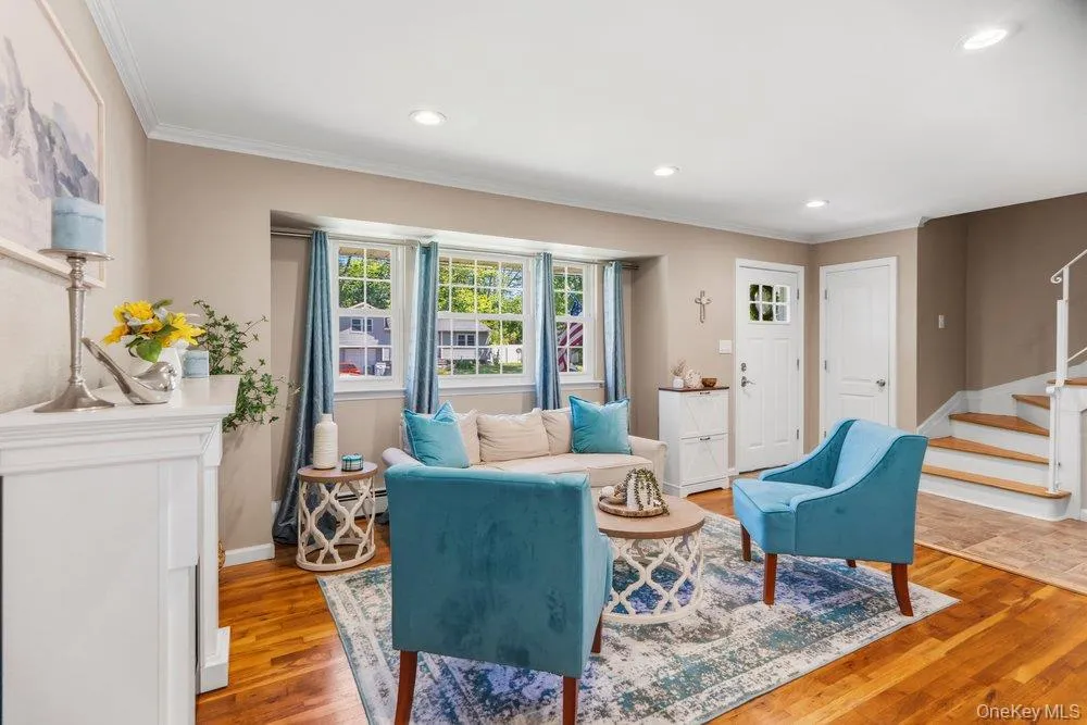 10 Hollingwood Drive, Brookhaven, NY, 4 Bedrooms Bedrooms, 9 Rooms Rooms,1 BathroomBathrooms,Residential,For Rent,Hollingwood,0,1004068 10 Hollingwood Drive, Brookhaven, NY, 4 Bedrooms Bedrooms, 9 Rooms Rooms,1 BathroomBathrooms,Residential,For Rent,Hollingwood,0,1004068